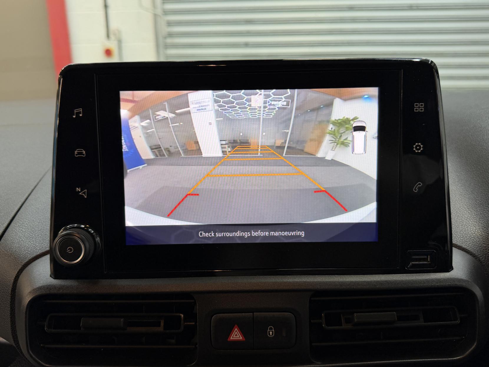 2023 Vauxhall Combo 1.5 Turbo D 2300 Pro Panel Van 5dr Diesel Manual L1 H1 Euro 6 (s/s) (100 ps) - Thumbnail 15