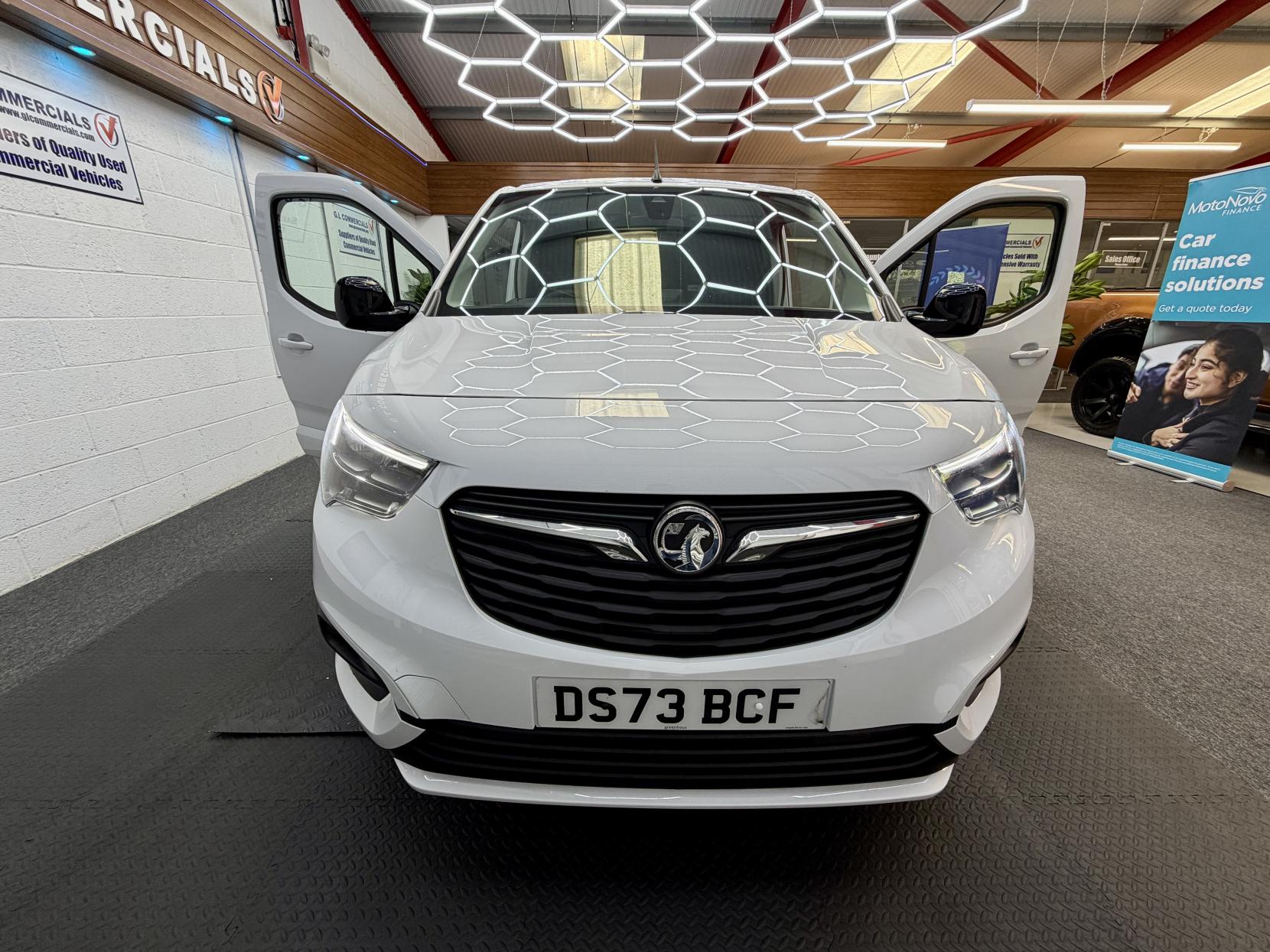 2023 Vauxhall Combo 1.5 Turbo D 2300 Pro Panel Van 5dr Diesel Manual L1 H1 Euro 6 (s/s) (100 ps) - Thumbnail 3