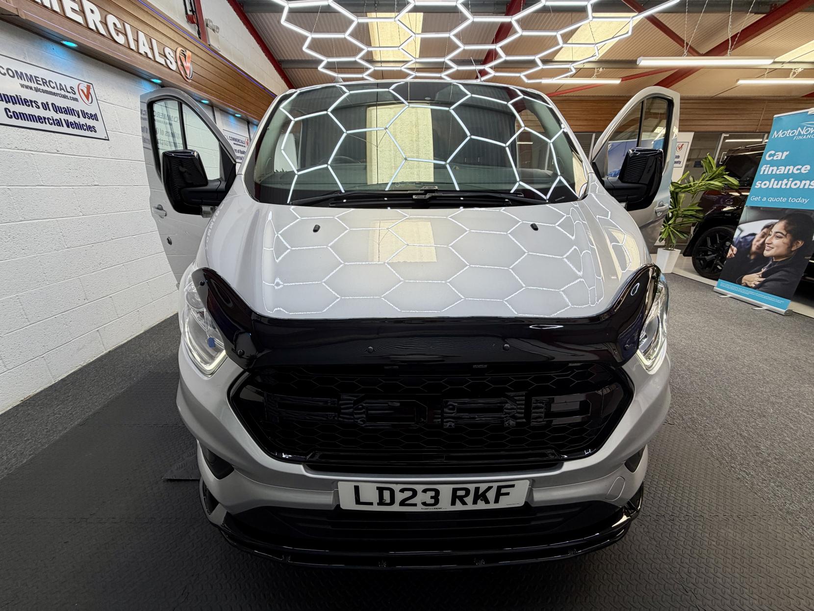 2023 Ford Transit Custom 2.0 300 EcoBlue Limited Panel Van 5dr Diesel Manual L2 H1 Euro 6 (s/s) (130 ps) - Thumbnail 7