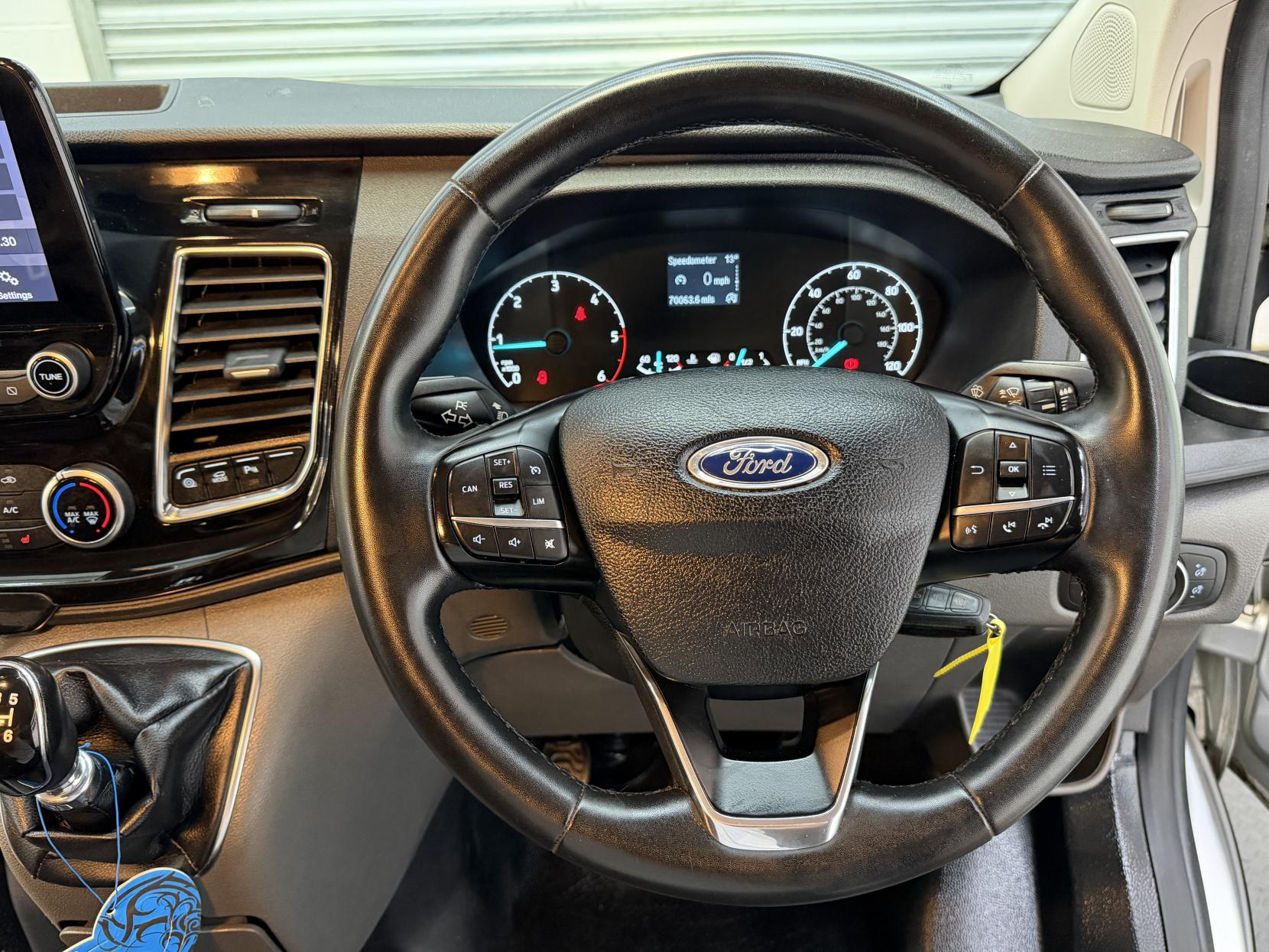 2023 Ford Transit Custom 2.0 300 EcoBlue Limited Panel Van 5dr Diesel Manual L2 H1 Euro 6 (s/s) (130 ps) - Thumbnail 22