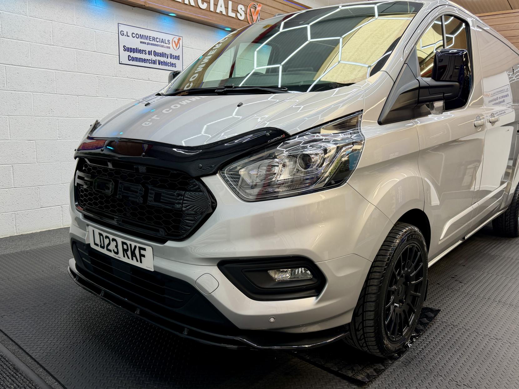 2023 Ford Transit Custom 2.0 300 EcoBlue Limited Panel Van 5dr Diesel Manual L2 H1 Euro 6 (s/s) (130 ps) - Thumbnail 6