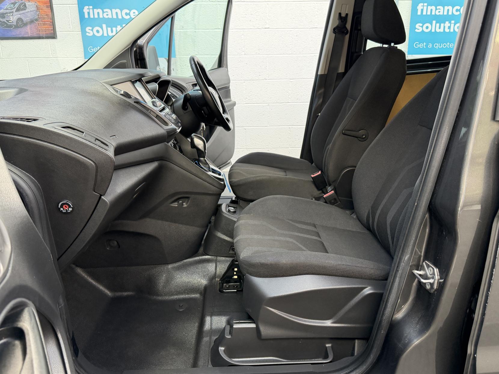2017 Ford Transit Connect 1.5 TDCi 230 Trend Combi Van 6dr Diesel Powershift L2 H1 (133 g/km, 118 bhp) - Thumbnail 13