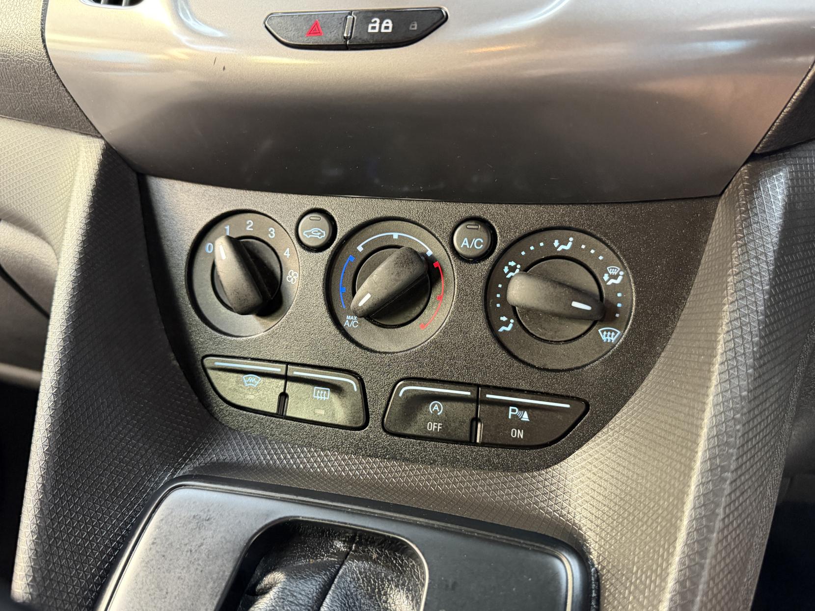 2017 Ford Transit Connect 1.5 TDCi 230 Trend Combi Van 6dr Diesel Powershift L2 H1 (133 g/km, 118 bhp) - Thumbnail 19