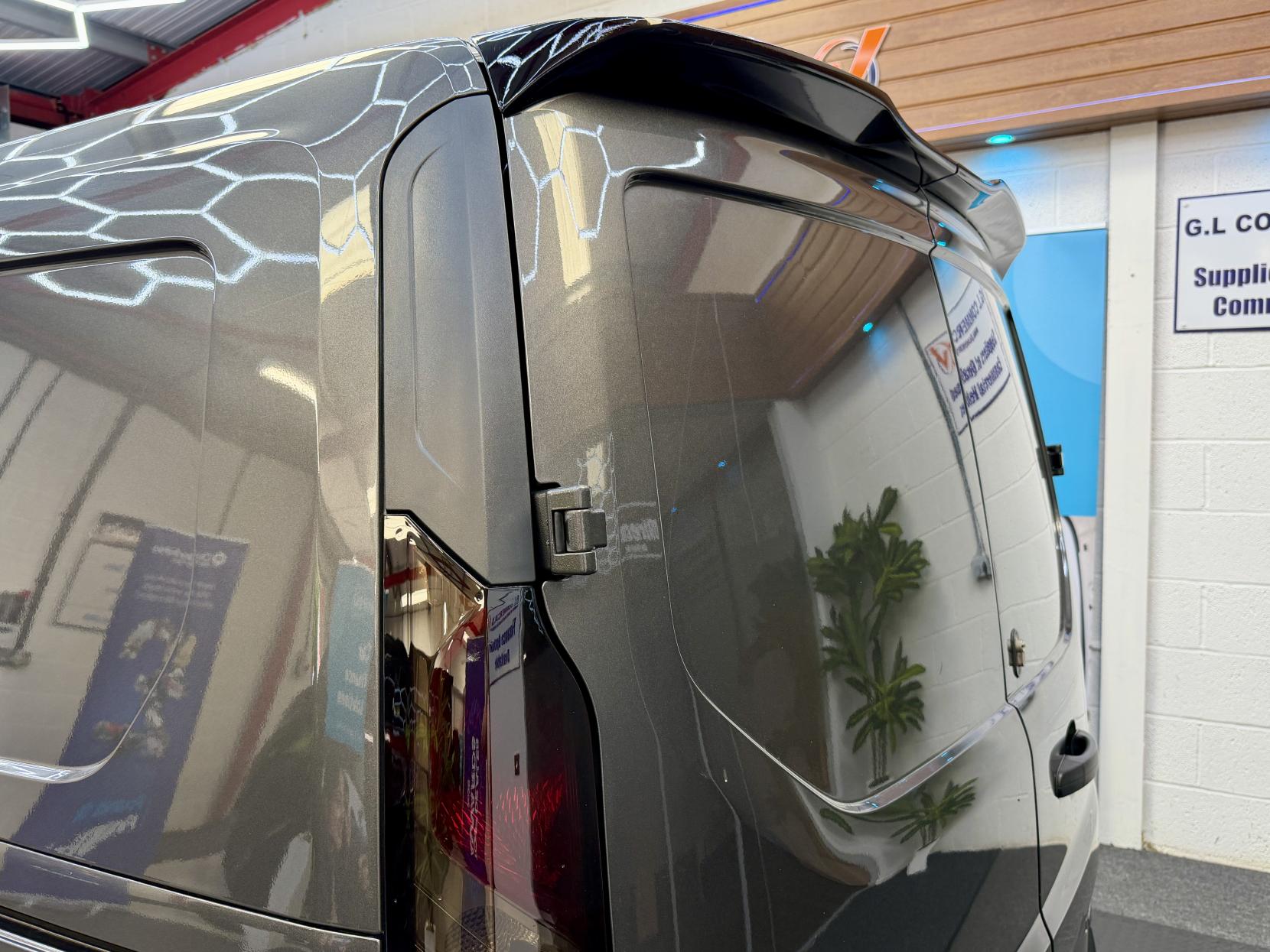 2017 Ford Transit Connect 1.5 TDCi 230 Trend Combi Van 6dr Diesel Powershift L2 H1 (133 g/km, 118 bhp) - Thumbnail 24