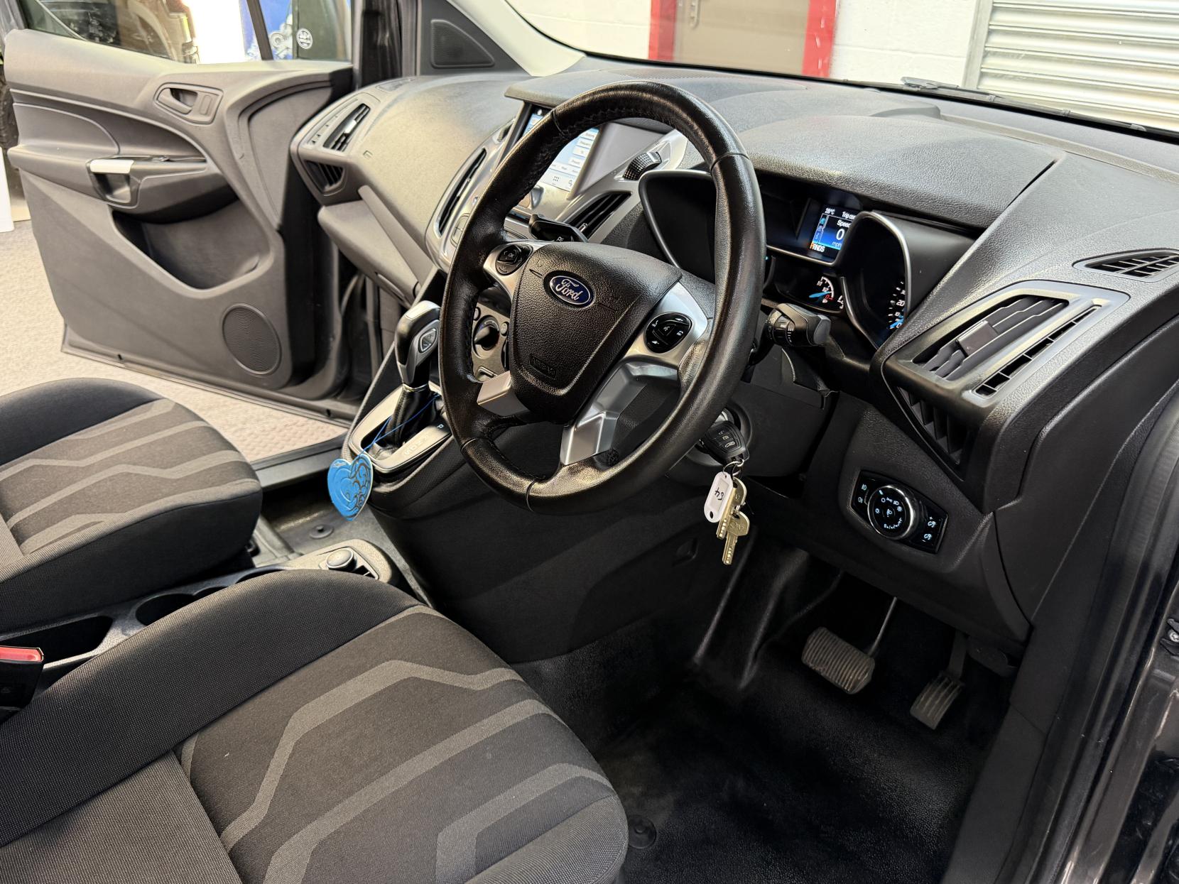 2017 Ford Transit Connect 1.5 TDCi 230 Trend Combi Van 6dr Diesel Powershift L2 H1 (133 g/km, 118 bhp) - Thumbnail 14