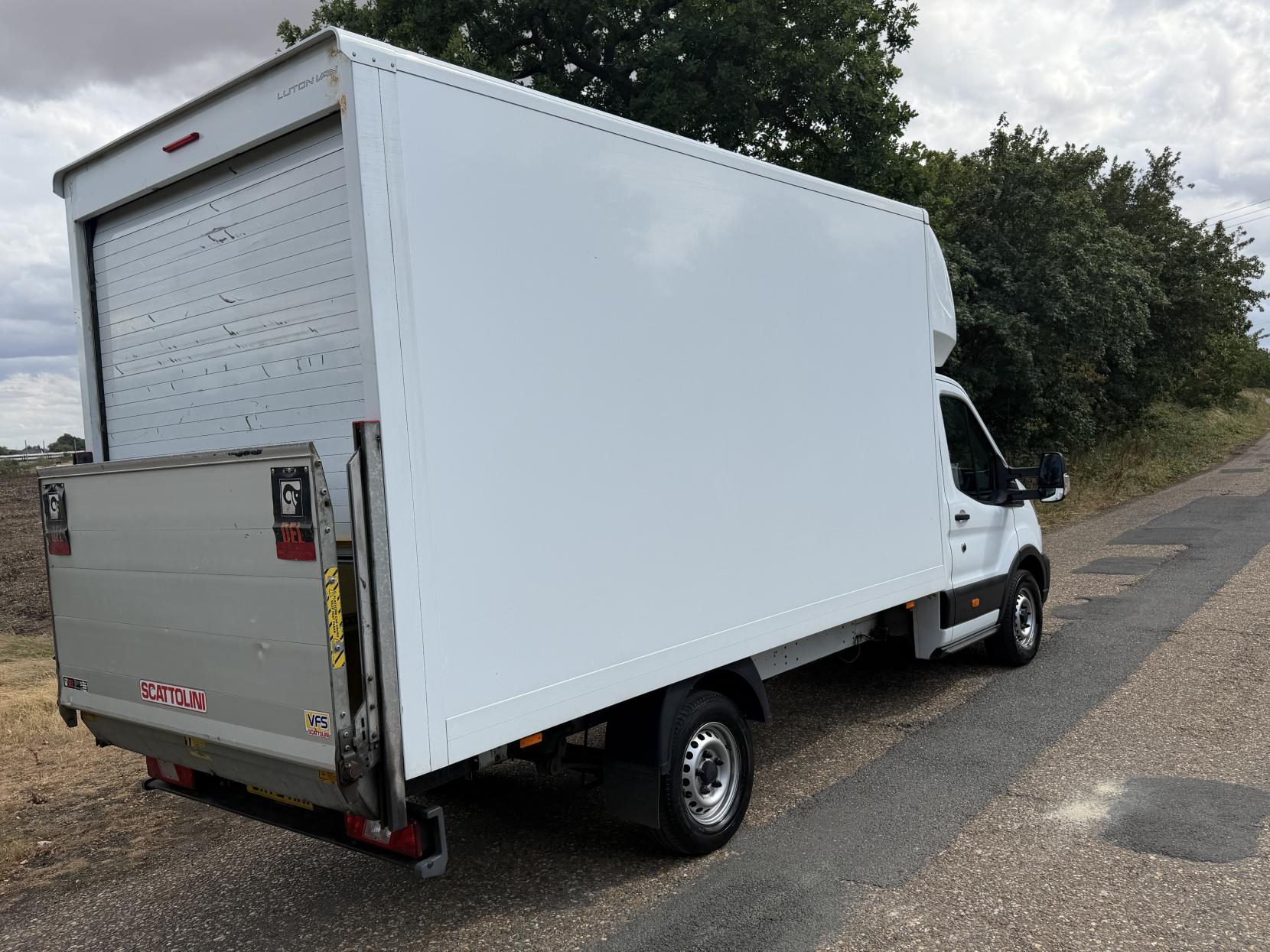 2022 Ford Transit 2.0 350 EcoBlue Leader Luton 3dr Diesel Manual FWD L4 Euro 6 (s/s) (130 ps) - Thumbnail 3