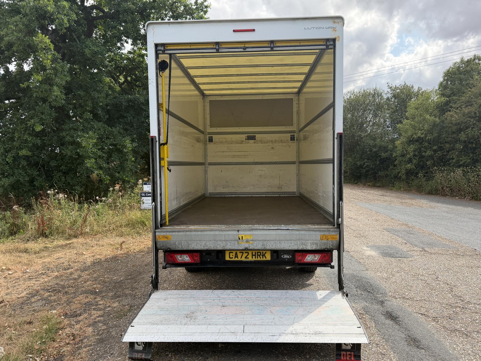 2022 Ford Transit 2.0 350 EcoBlue Leader Luton 3dr Diesel Manual FWD L4 Euro 6 (s/s) (130 ps) - Thumbnail 7