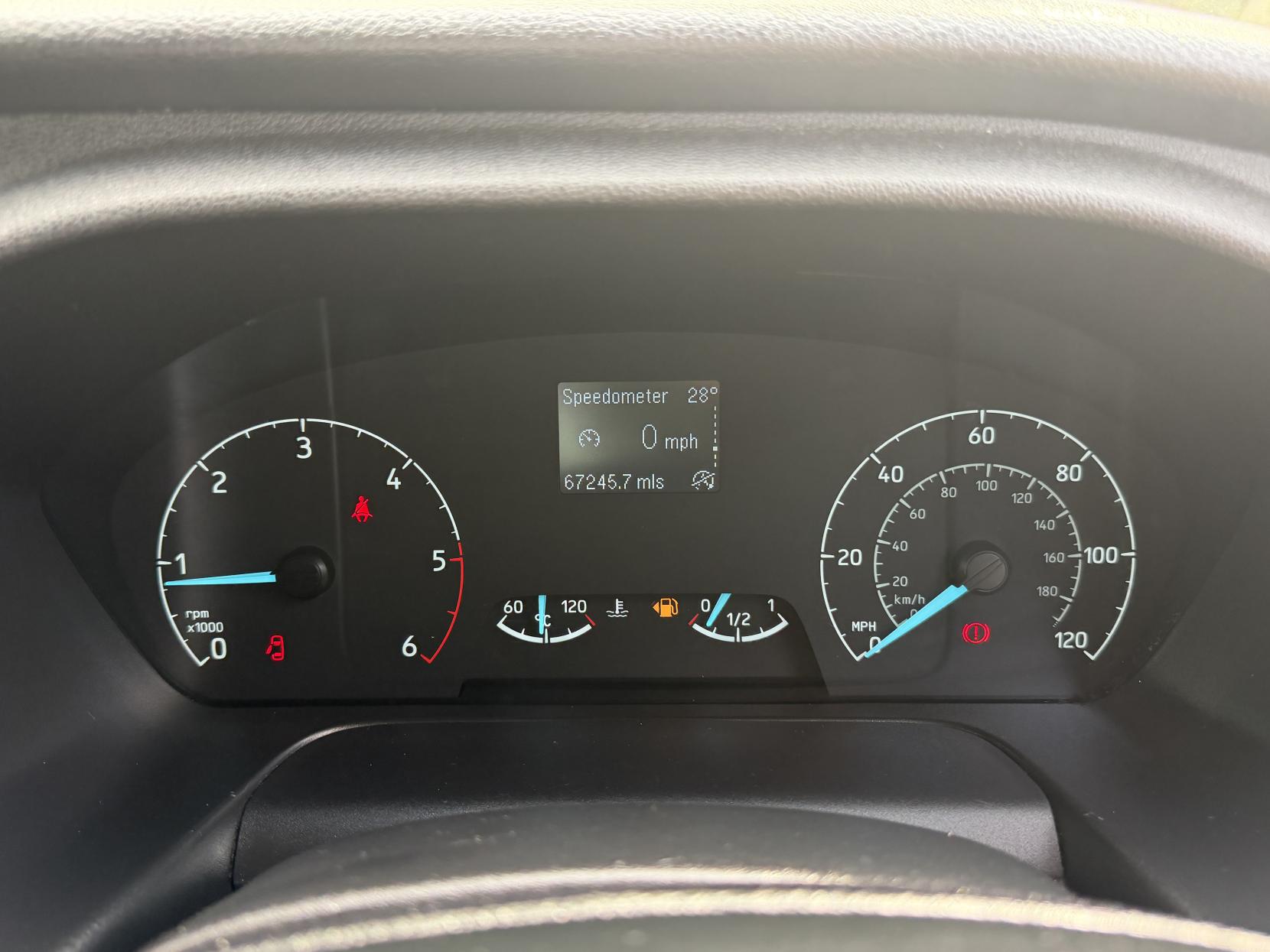 2022 Ford Transit 2.0 350 EcoBlue Leader Luton 3dr Diesel Manual FWD L4 Euro 6 (s/s) (130 ps) - Thumbnail 22