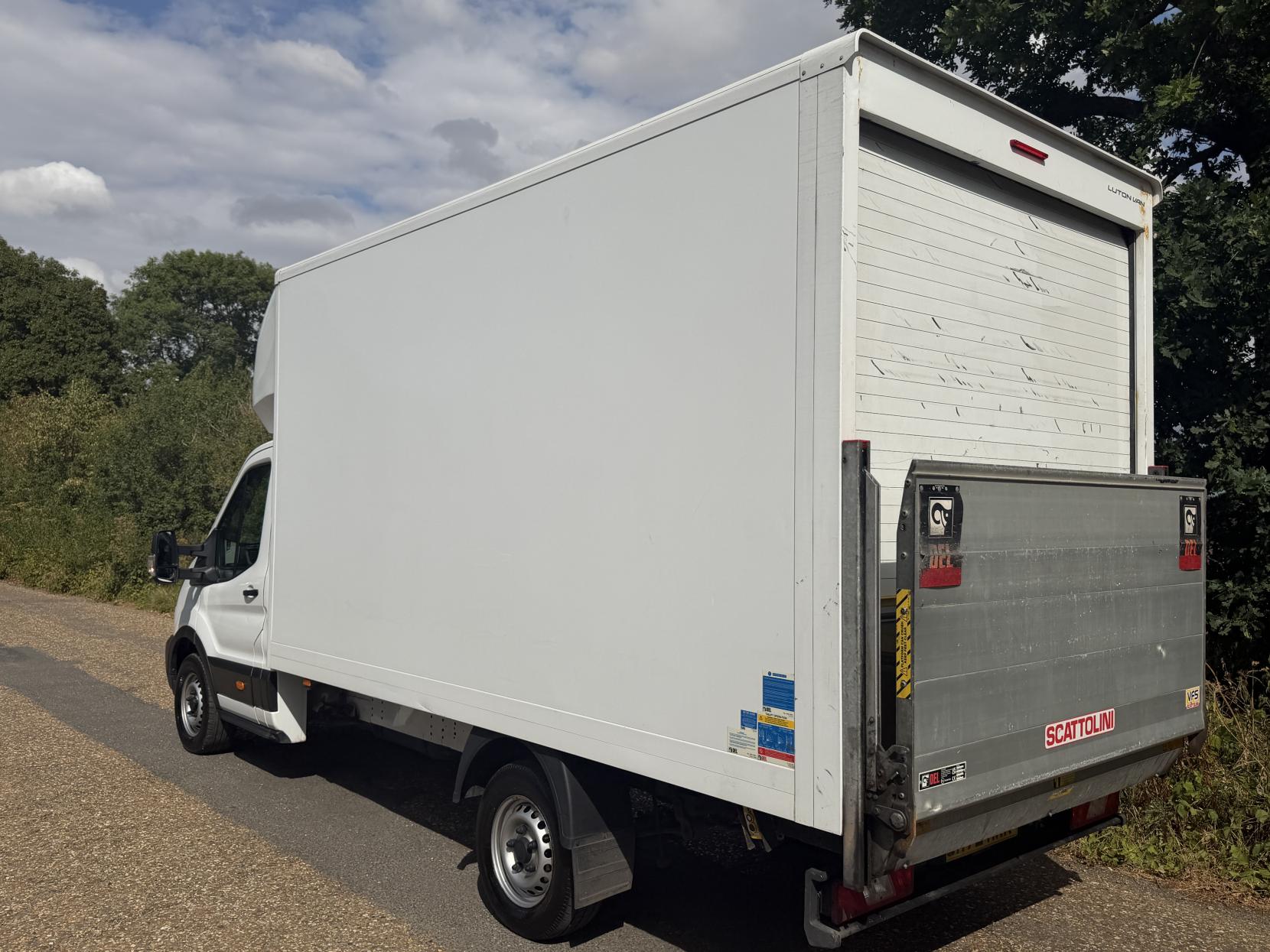 2022 Ford Transit 2.0 350 EcoBlue Leader Luton 3dr Diesel Manual FWD L4 Euro 6 (s/s) (130 ps) - Thumbnail 2