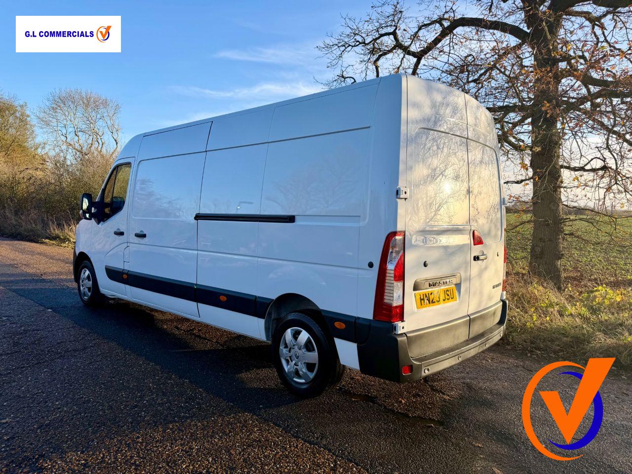 Renault Master 2.3 dCi 35 Business+ Panel Van 4dr Diesel Manual FWD LWB Medium Roof Euro 6 (135 ps)