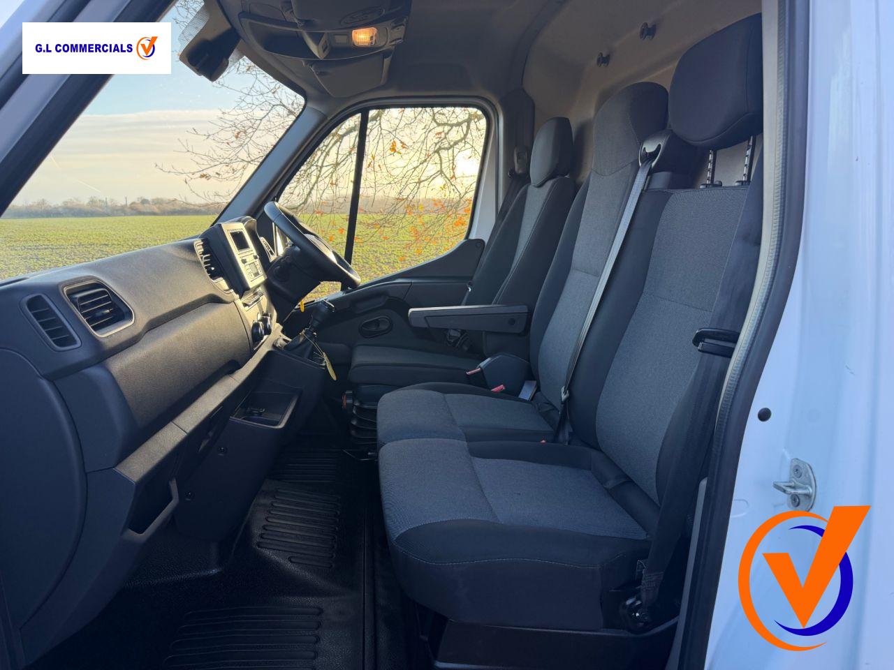 Renault Master 2.3 dCi 35 Business+ Panel Van 4dr Diesel Manual FWD LWB Medium Roof Euro 6 (135 ps)