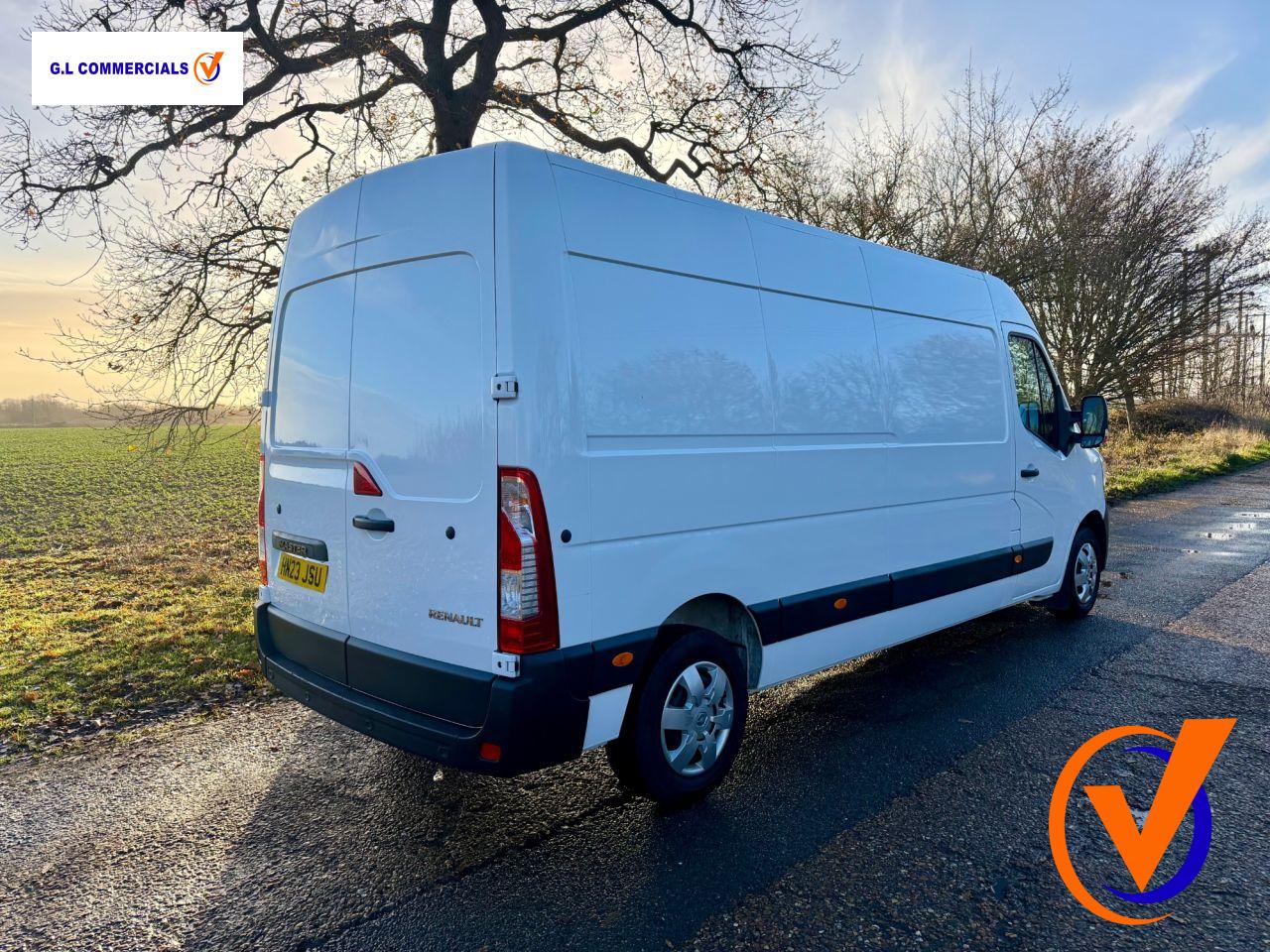 Renault Master 2.3 dCi 35 Business+ Panel Van 4dr Diesel Manual FWD LWB Medium Roof Euro 6 (135 ps)