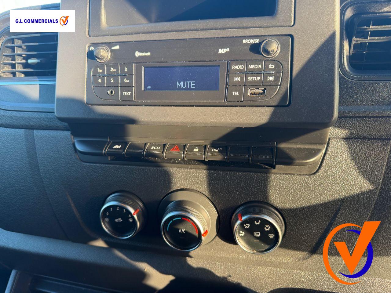 Renault Master 2.3 dCi 35 Business+ Panel Van 4dr Diesel Manual FWD LWB Medium Roof Euro 6 (135 ps)