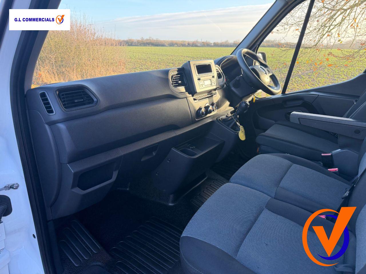 Renault Master 2.3 dCi 35 Business+ Panel Van 4dr Diesel Manual FWD LWB Medium Roof Euro 6 (135 ps)