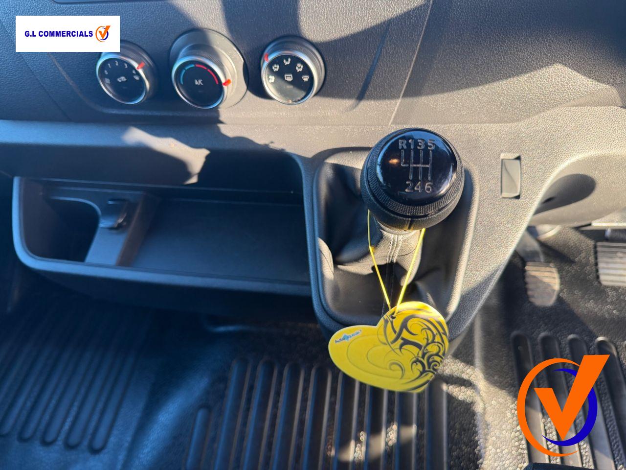 Renault Master 2.3 dCi 35 Business+ Panel Van 4dr Diesel Manual FWD LWB Medium Roof Euro 6 (135 ps)