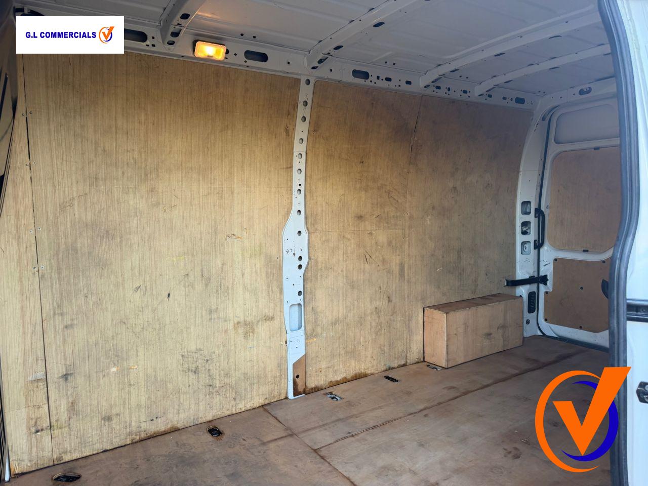 Renault Master 2.3 dCi 35 Business+ Panel Van 4dr Diesel Manual FWD LWB Medium Roof Euro 6 (135 ps)