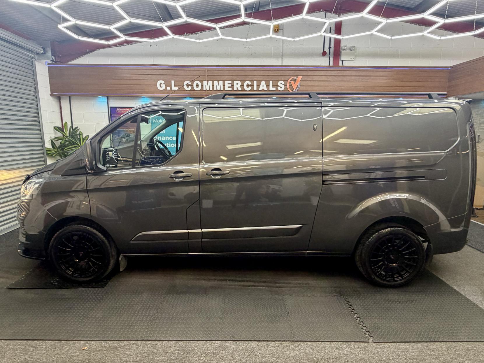2023 Ford Transit Custom 2.0 300 EcoBlue Limited Panel Van 5dr Diesel Manual L2 H1 Euro 6 (s/s) (130 ps) - Thumbnail 4