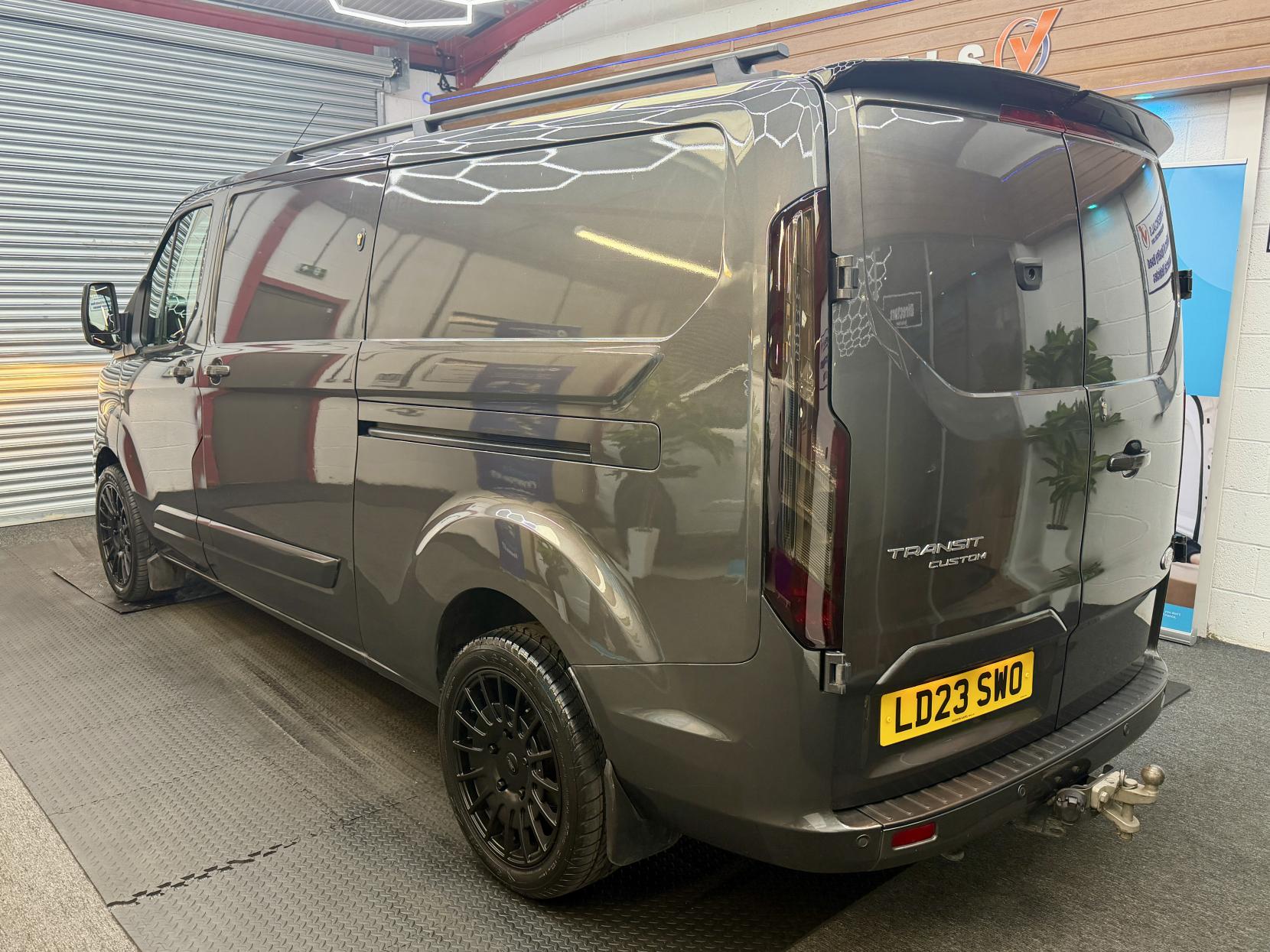2023 Ford Transit Custom 2.0 300 EcoBlue Limited Panel Van 5dr Diesel Manual L2 H1 Euro 6 (s/s) (130 ps) - Thumbnail 2