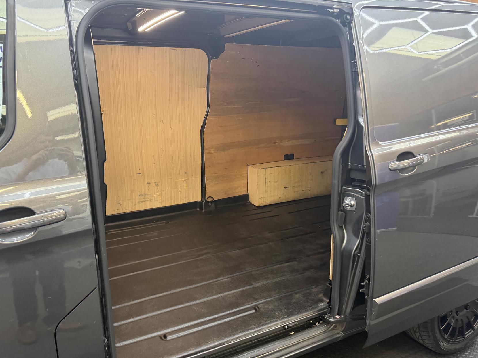 2023 Ford Transit Custom 2.0 300 EcoBlue Limited Panel Van 5dr Diesel Manual L2 H1 Euro 6 (s/s) (130 ps) - Thumbnail 24