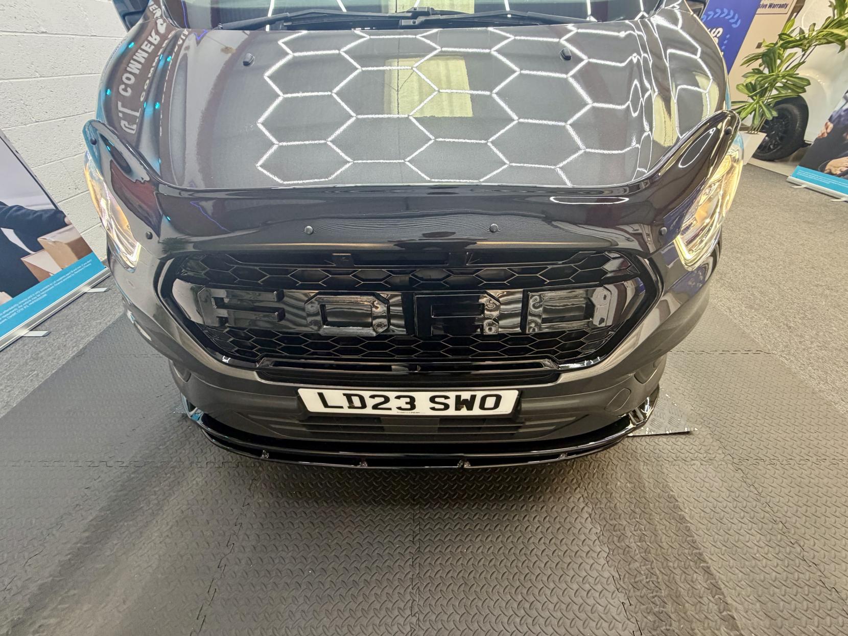 2023 Ford Transit Custom 2.0 300 EcoBlue Limited Panel Van 5dr Diesel Manual L2 H1 Euro 6 (s/s) (130 ps) - Thumbnail 10