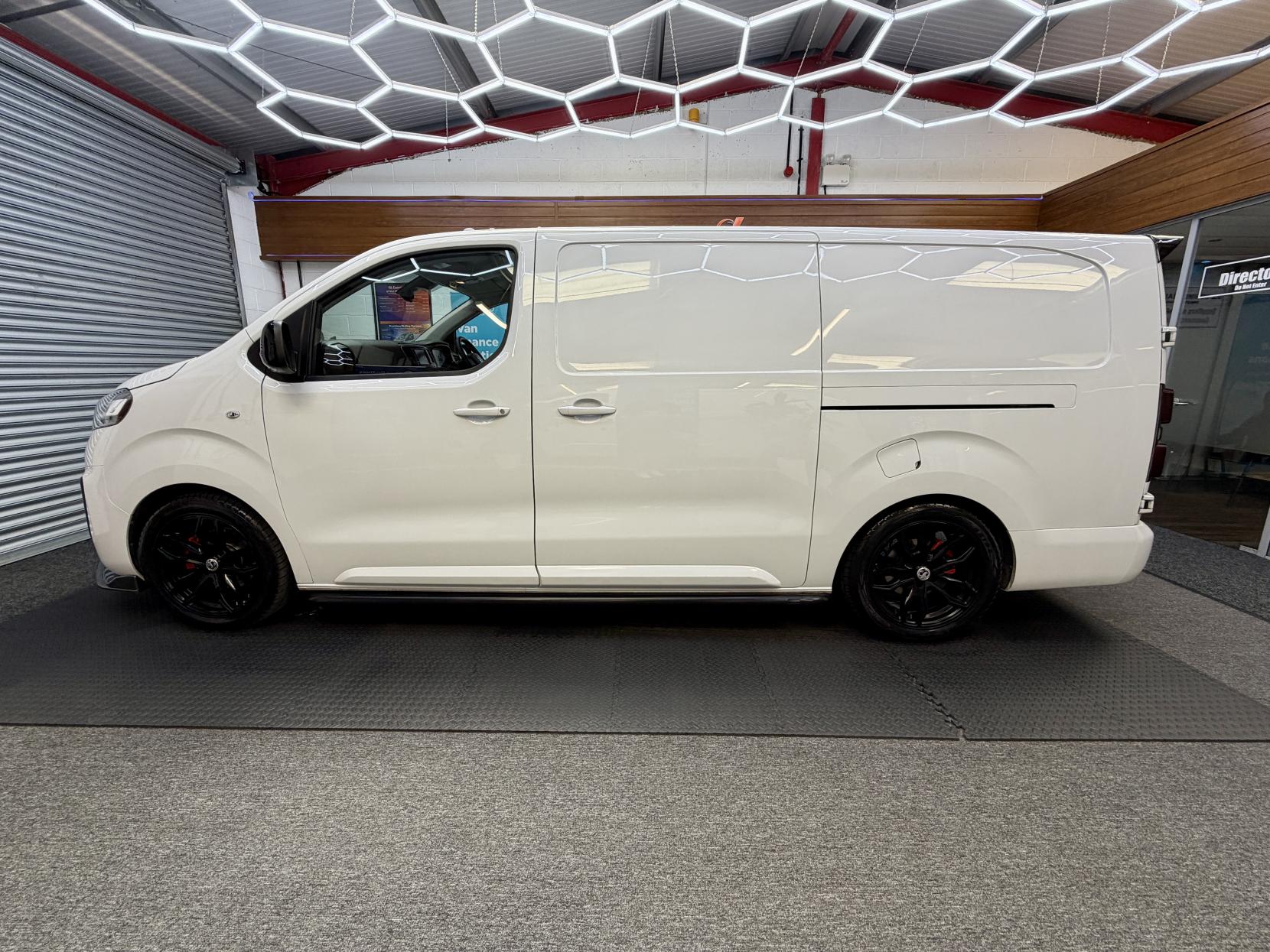 2024 Vauxhall Vivaro 1.5 Turbo D 2900 Pro Panel Van 6dr Diesel Manual L2 H1 Euro 6 (s/s) (100 ps) - Thumbnail 11