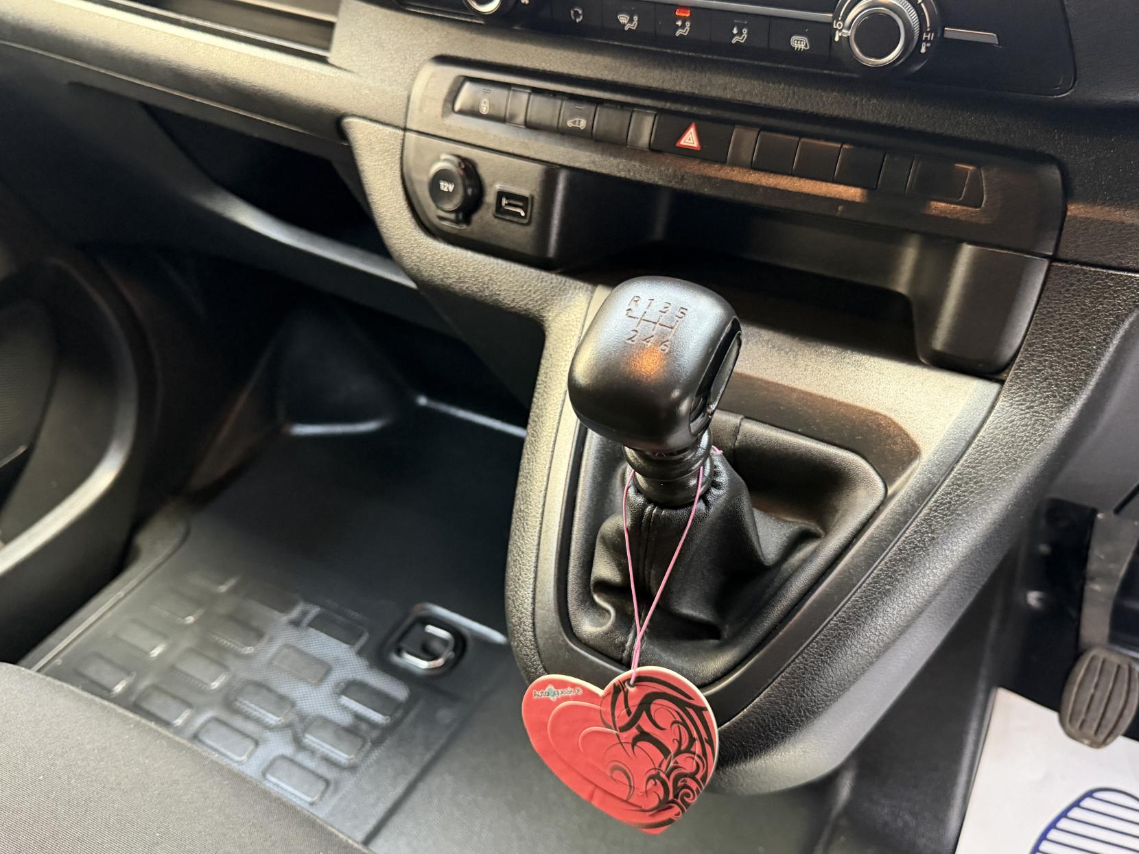2024 Vauxhall Vivaro 1.5 Turbo D 2900 Pro Panel Van 6dr Diesel Manual L2 H1 Euro 6 (s/s) (100 ps) - Thumbnail 20