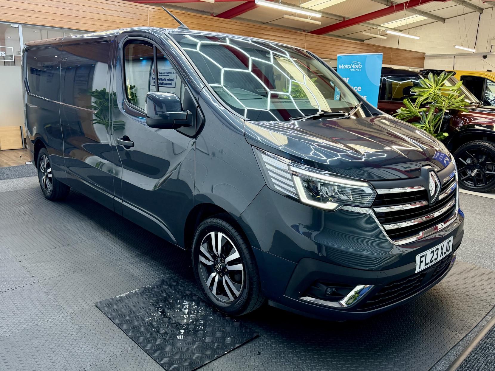 2023 Renault Trafic 2.0 dCi Blue LL30 Sport+ Panel Van 5dr Diesel Manual L2 H1 Euro 6 (s/s) (150 ps) - Thumbnail 5
