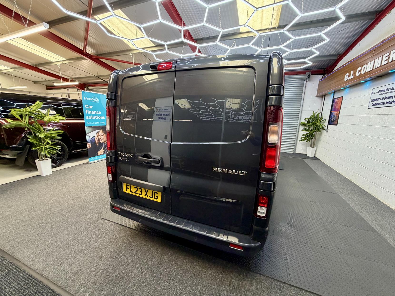 2023 Renault Trafic 2.0 dCi Blue LL30 Sport+ Panel Van 5dr Diesel Manual L2 H1 Euro 6 (s/s) (150 ps) - Thumbnail 9
