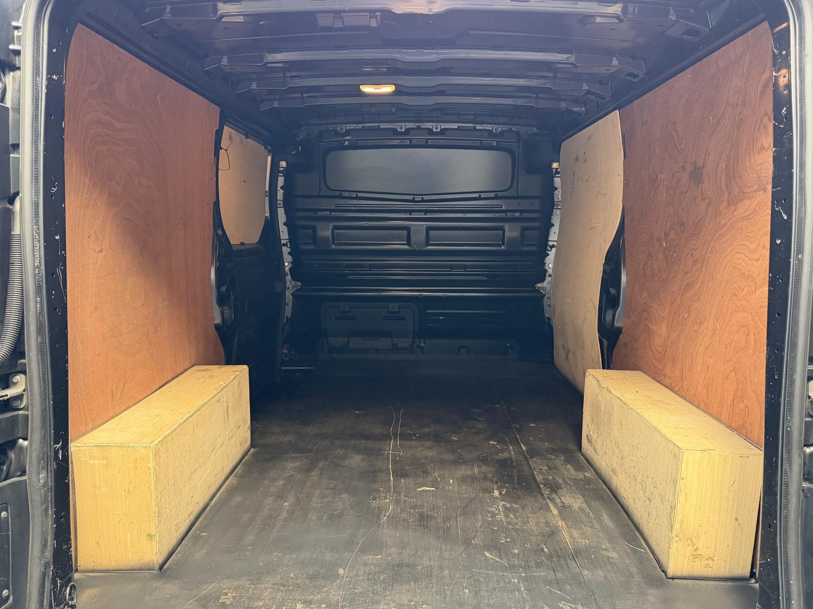 2023 Renault Trafic 2.0 dCi Blue LL30 Sport+ Panel Van 5dr Diesel Manual L2 H1 Euro 6 (s/s) (150 ps) - Thumbnail 15