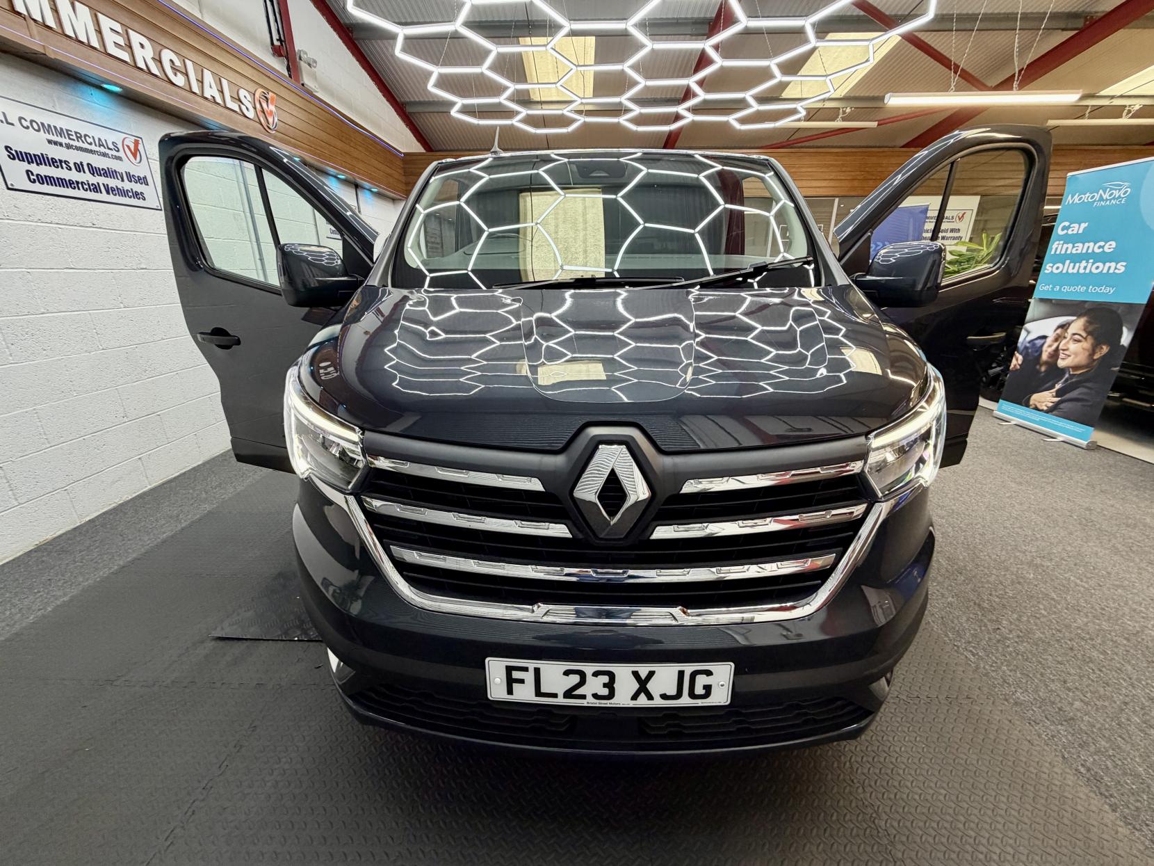 2023 Renault Trafic 2.0 dCi Blue LL30 Sport+ Panel Van 5dr Diesel Manual L2 H1 Euro 6 (s/s) (150 ps) - Thumbnail 3