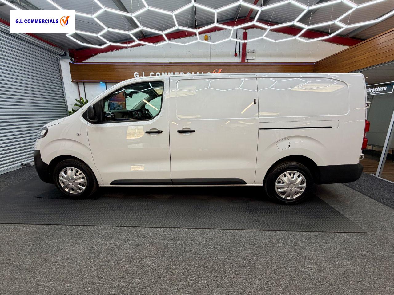 Vauxhall Vivaro 1.5 Turbo D 2900 Dynamic Panel Van 6dr Diesel Manual L2 H1 Euro 6 (s/s) (100 ps)