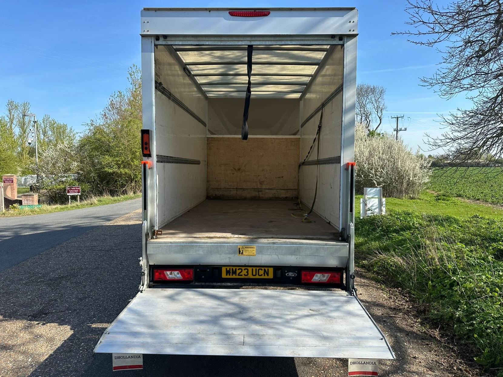 2023 Ford Transit 2.0 350 EcoBlue Leader Luton 3dr Diesel Manual RWD L4 Euro 6 (s/s) (130 ps) - Thumbnail 8