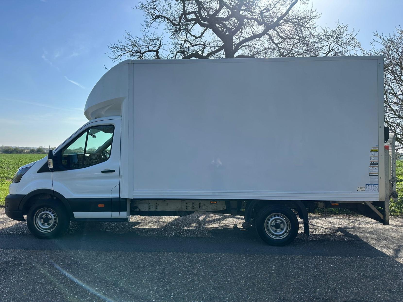 2023 Ford Transit 2.0 350 EcoBlue Leader Luton 3dr Diesel Manual RWD L4 Euro 6 (s/s) (130 ps) - Thumbnail 4