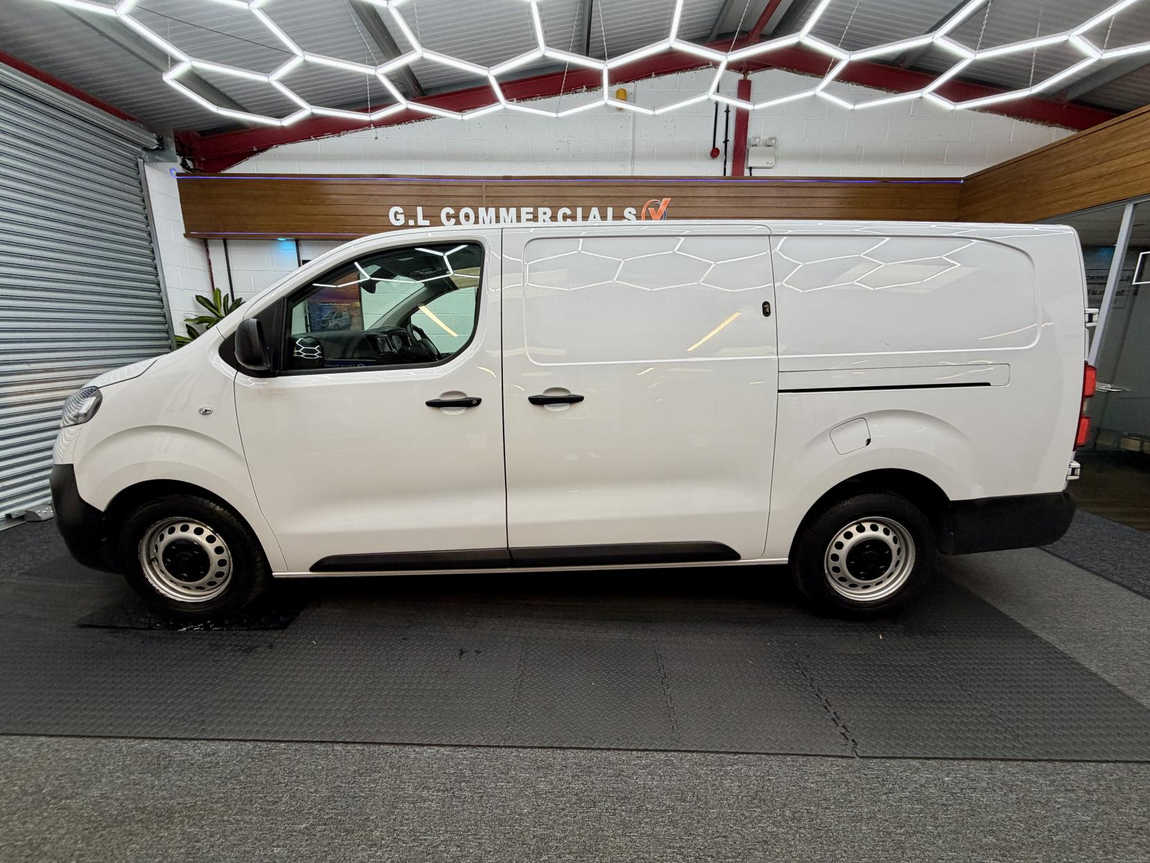 2022 Vauxhall Vivaro 1.5 Turbo D 2900 Dynamic Panel Van 6dr Diesel Manual L2 H1 Euro 6 (s/s) (100 ps) - Thumbnail 2