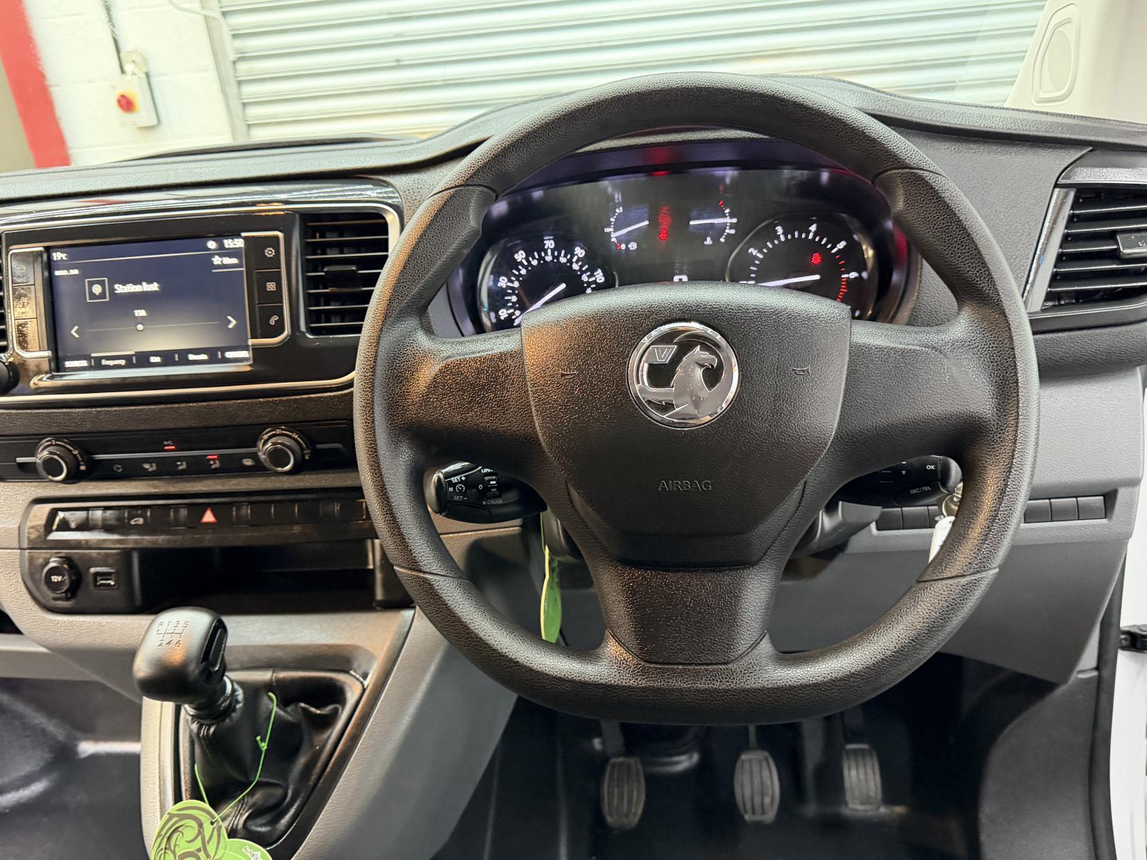 2022 Vauxhall Vivaro 1.5 Turbo D 2900 Dynamic Panel Van 6dr Diesel Manual L2 H1 Euro 6 (s/s) (100 ps) - Thumbnail 18