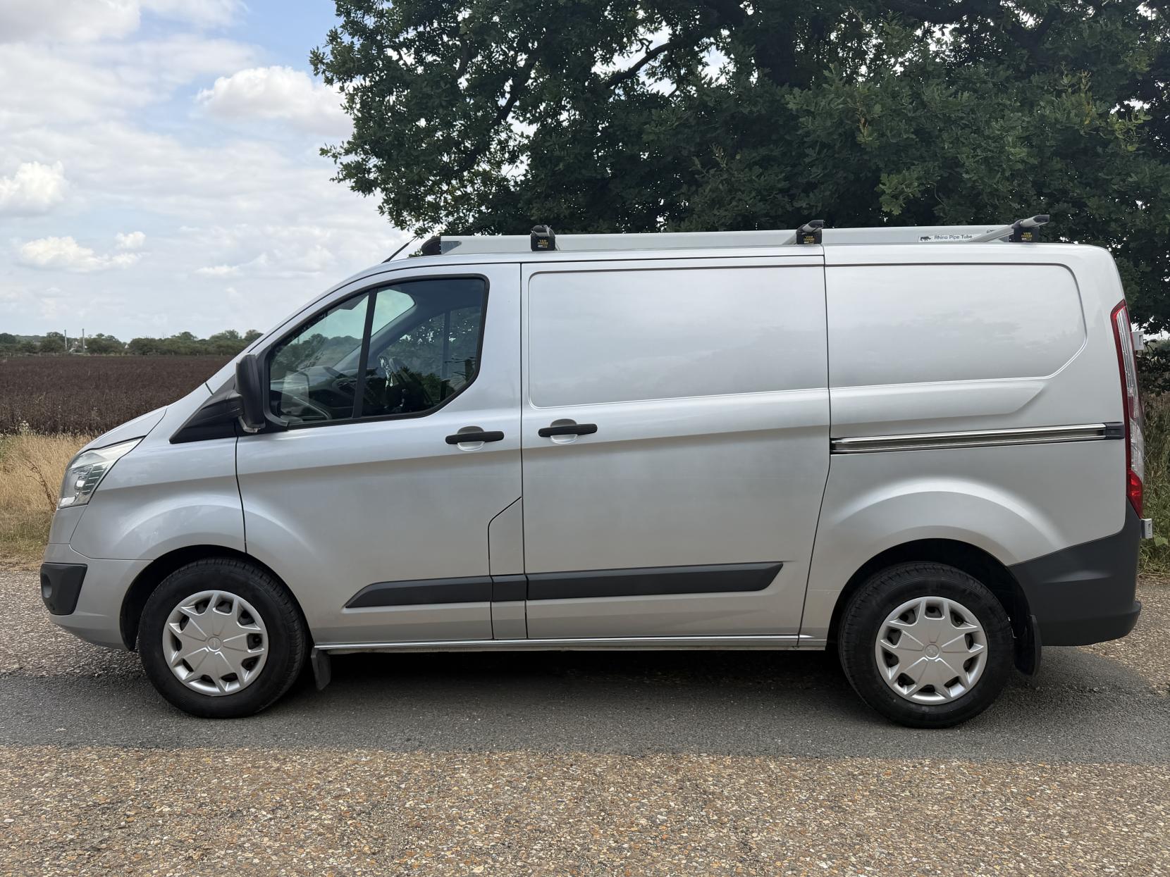 2016 Ford Transit Custom 2.2 TDCi 330 Trend Panel Van 5dr Diesel Manual L2 H1 (197 g/km, 123 bhp) - Thumbnail 4