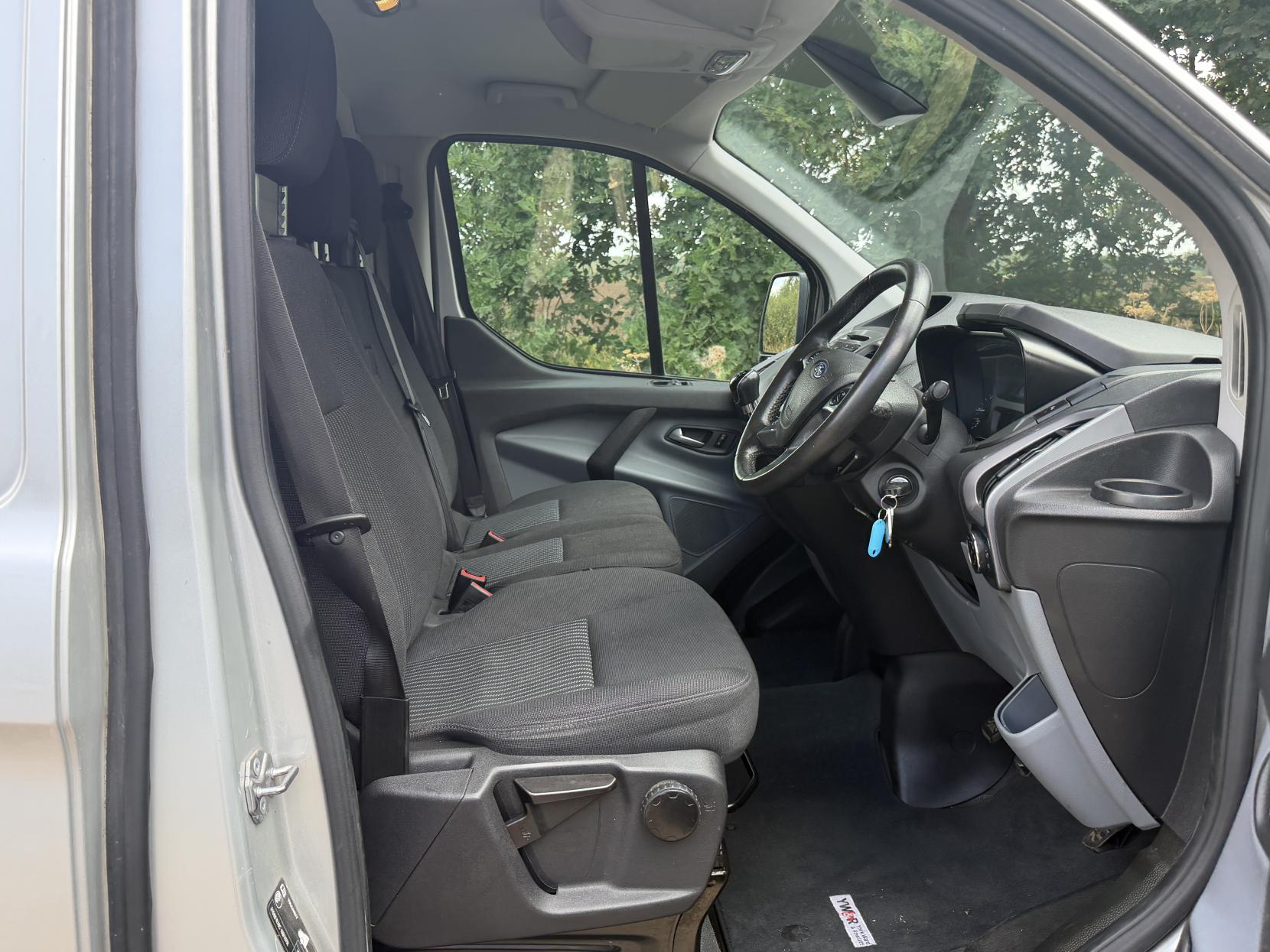 2016 Ford Transit Custom 2.2 TDCi 330 Trend Panel Van 5dr Diesel Manual L2 H1 (197 g/km, 123 bhp) - Thumbnail 15