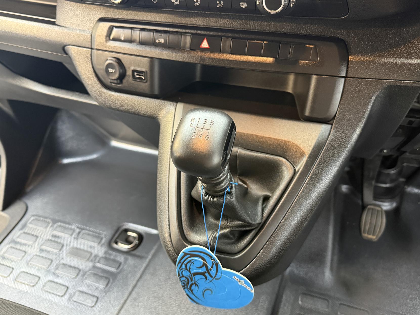 2024 Vauxhall Vivaro 1.5 Turbo D 2900 Pro Panel Van 6dr Diesel Manual L1 H1 Euro 6 (s/s) (100 ps) - Thumbnail 14