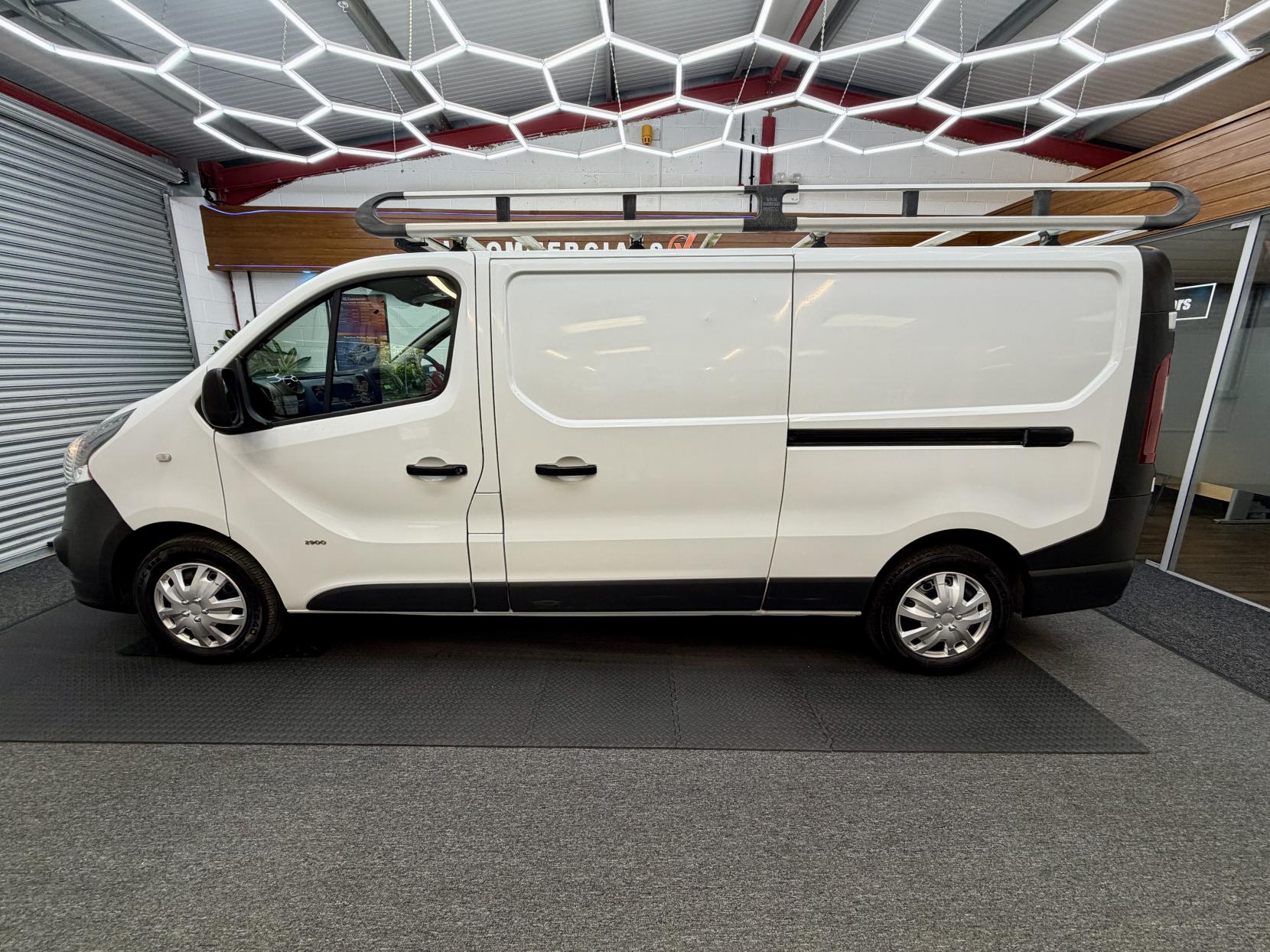 2015 Vauxhall Vivaro 1.6 CDTi 2900 Panel Van 5dr Diesel Manual L2 H1 Euro 5 (115 ps) - Thumbnail 2