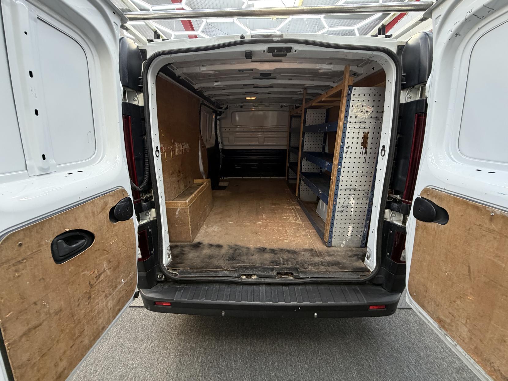 2015 Vauxhall Vivaro 1.6 CDTi 2900 Panel Van 5dr Diesel Manual L2 H1 Euro 5 (115 ps) - Thumbnail 13