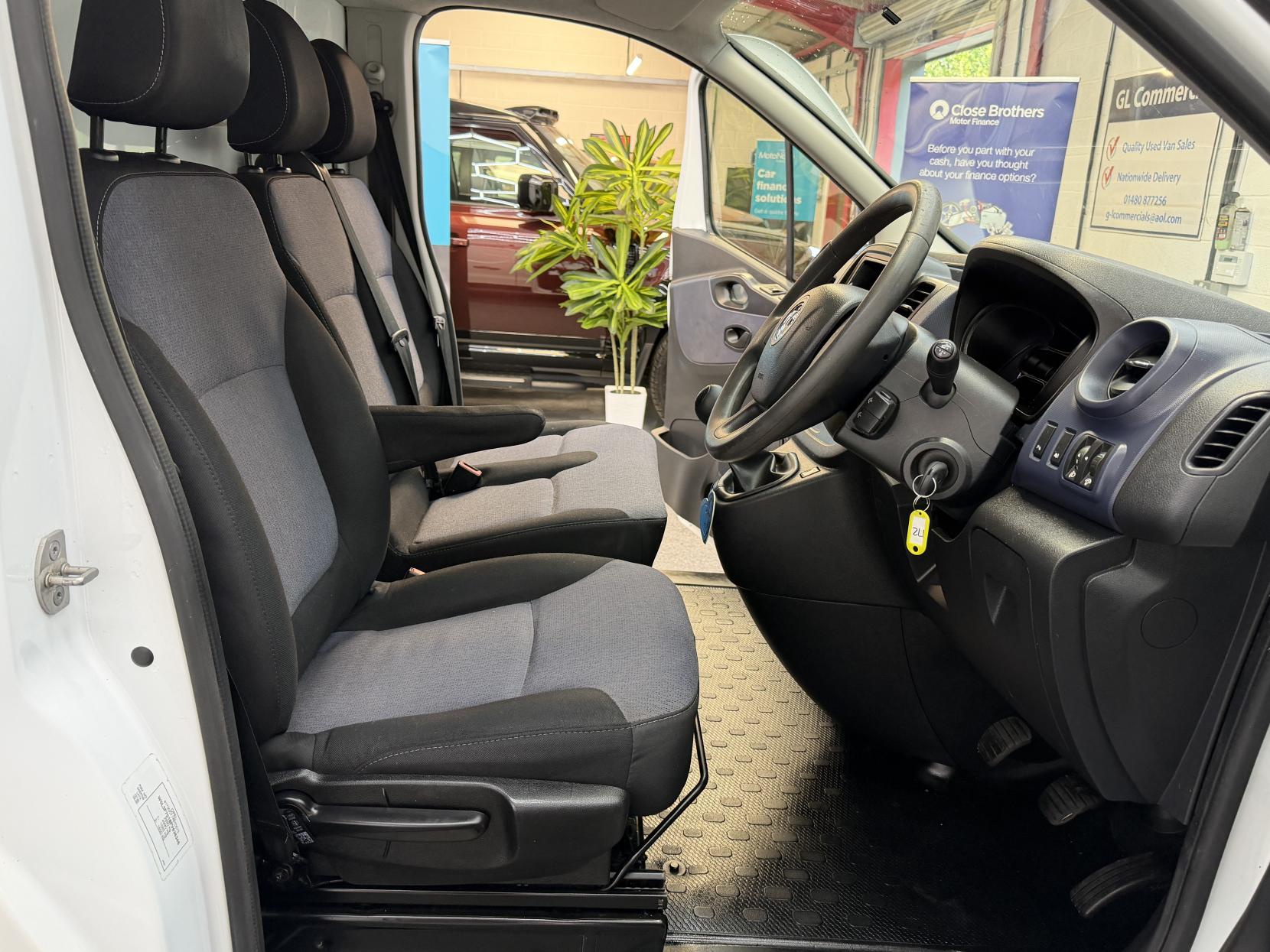 2015 Vauxhall Vivaro 1.6 CDTi 2900 Panel Van 5dr Diesel Manual L2 H1 Euro 5 (115 ps) - Thumbnail 7