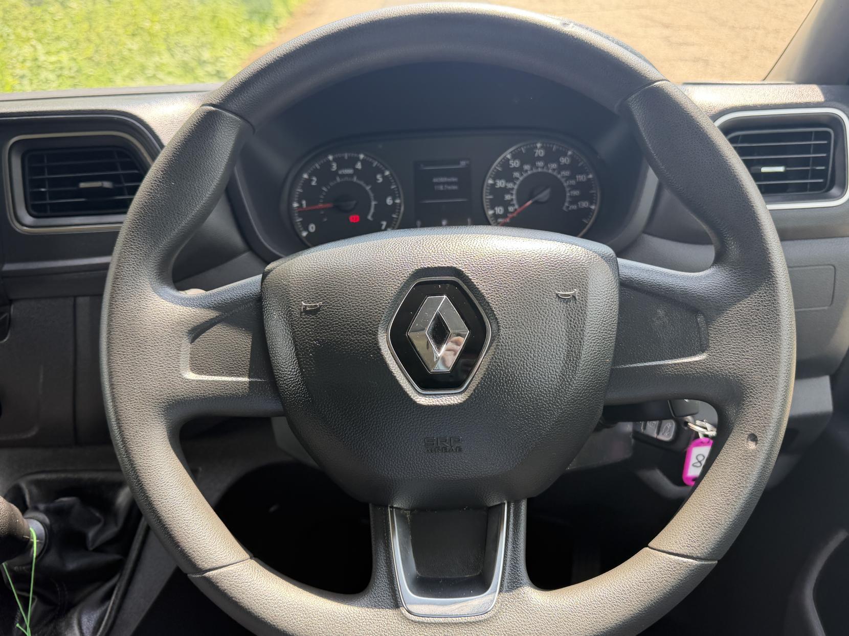 2023 Renault Master 2.3 dCi 35 Business+ Panel Van 4dr Diesel Manual FWD LWB Medium Roof Euro 6 (135 ps) - Thumbnail 18