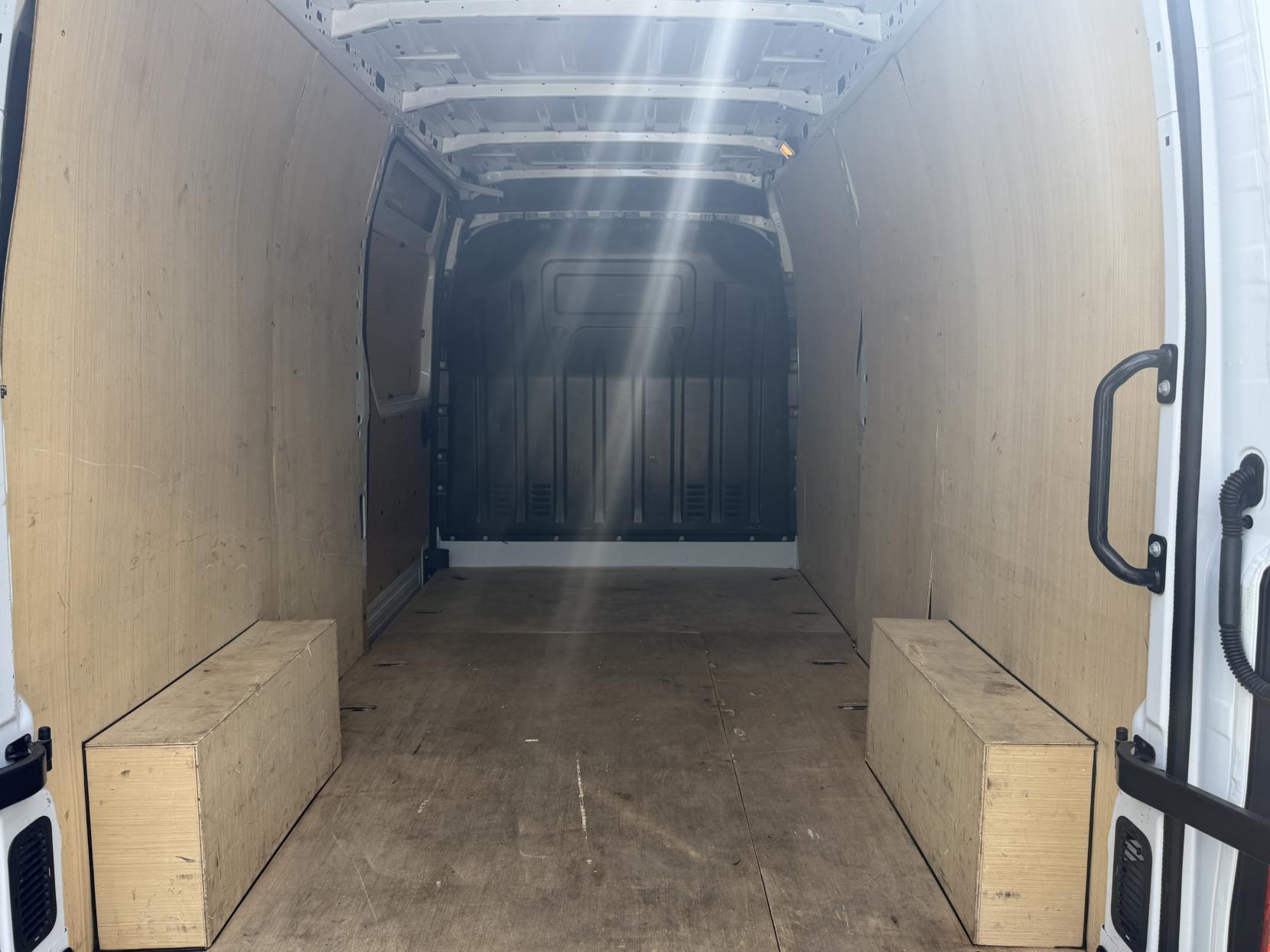2023 Renault Master 2.3 dCi 35 Business+ Panel Van 4dr Diesel Manual FWD LWB Medium Roof Euro 6 (135 ps) - Thumbnail 11