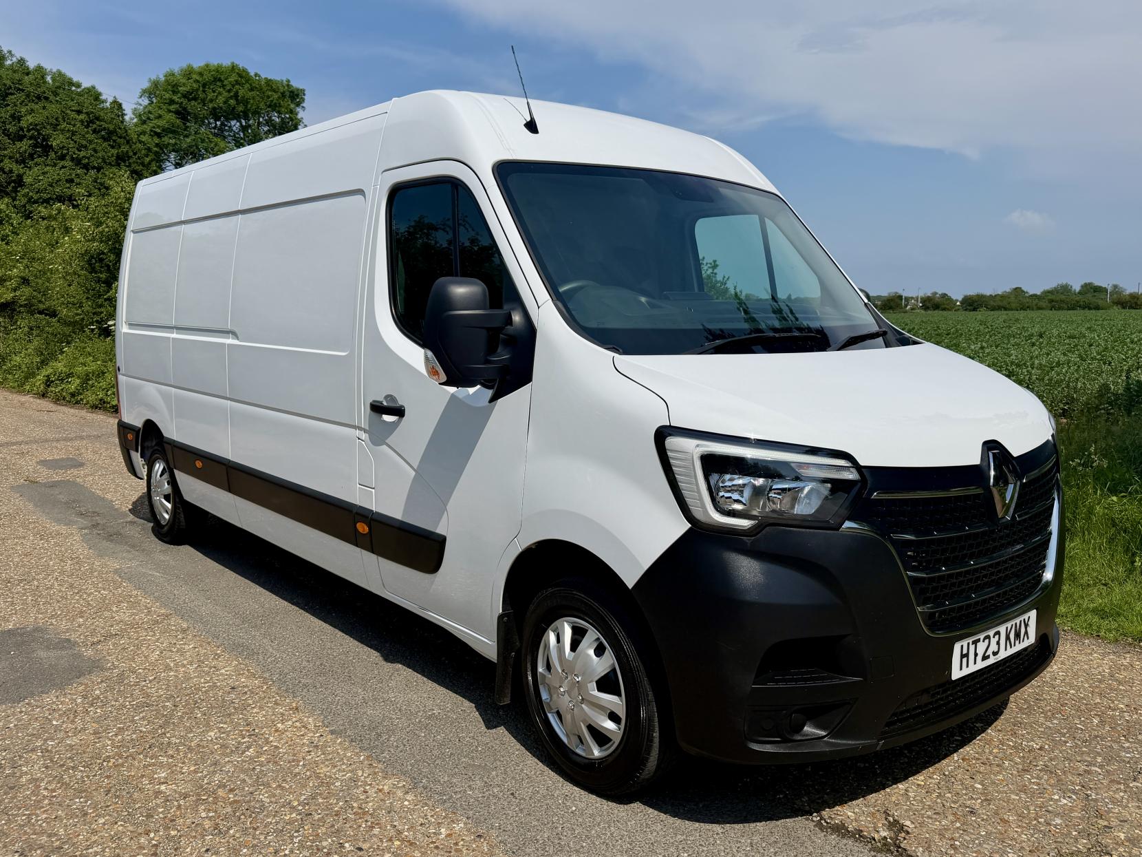 2023 Renault Master 2.3 dCi 35 Business+ Panel Van 4dr Diesel Manual FWD LWB Medium Roof Euro 6 (135 ps) - Thumbnail 2