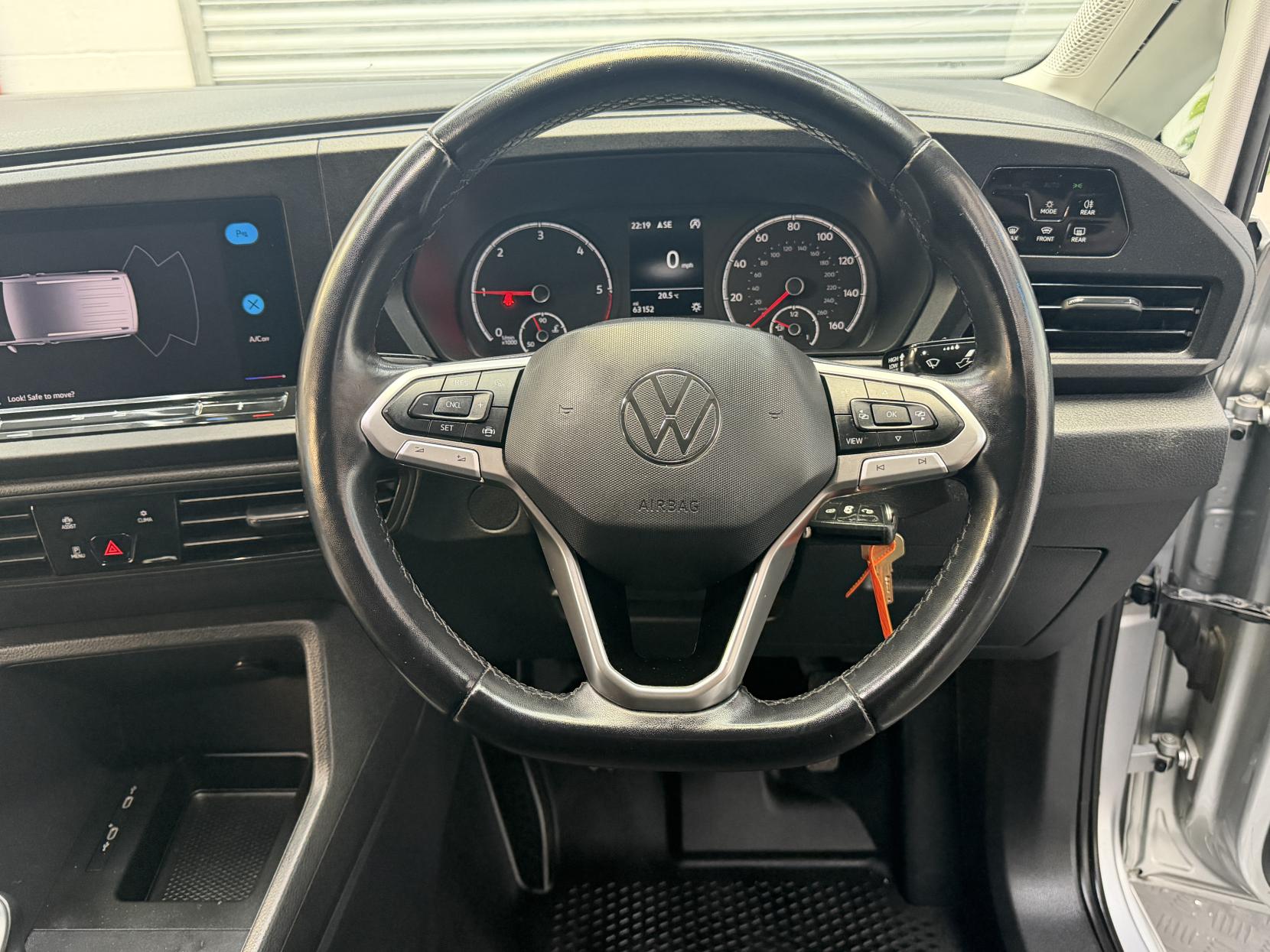 2021 Volkswagen Caddy Maxi 2.0 TDI C20 Commerce Pro Panel Van 6dr Diesel Manual LWB Euro 6 (s/s) (102 ps) - Thumbnail 16