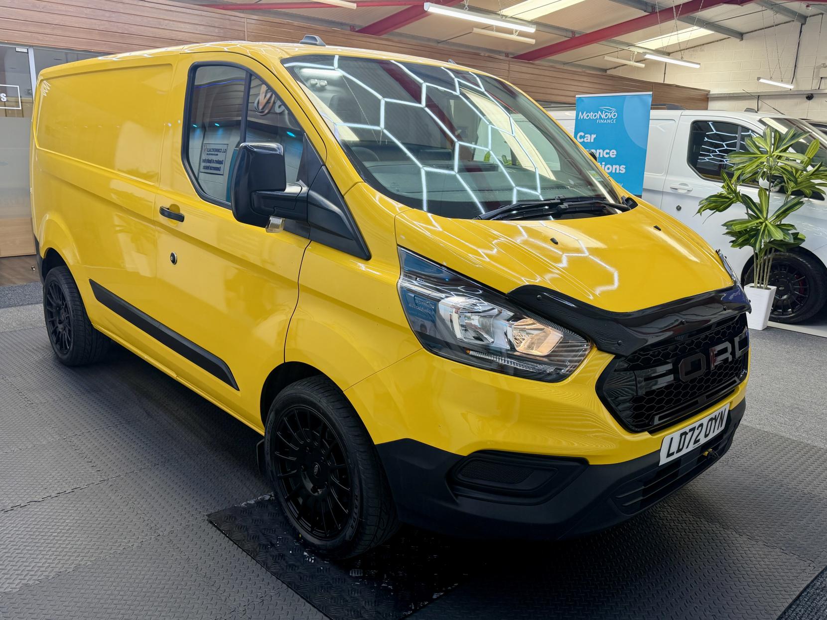2022 Ford Transit Custom 2.0 340 EcoBlue Leader Panel Van 5dr Diesel Manual L1 H1 Euro 6 (s/s) (130 ps) - Thumbnail 5