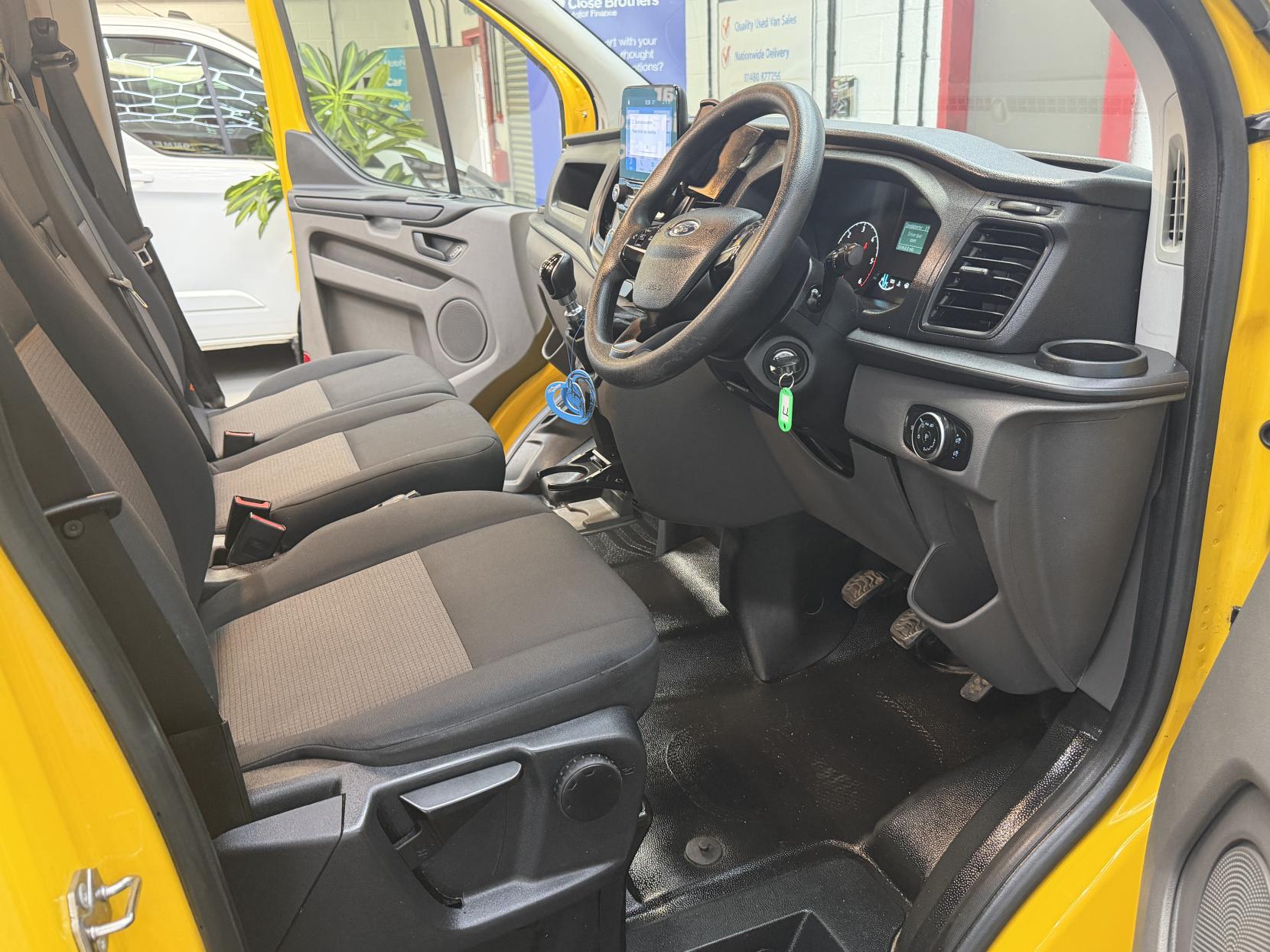 2022 Ford Transit Custom 2.0 340 EcoBlue Leader Panel Van 5dr Diesel Manual L1 H1 Euro 6 (s/s) (130 ps) - Thumbnail 9