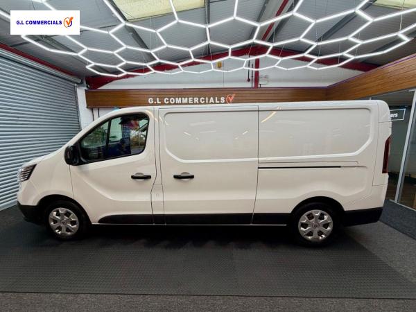 Renault Trafic 2.0 dCi Blue LL30 Business+ Panel Van 5dr Diesel Manual L2 H1 Euro 6 (s/s) (130 ps)