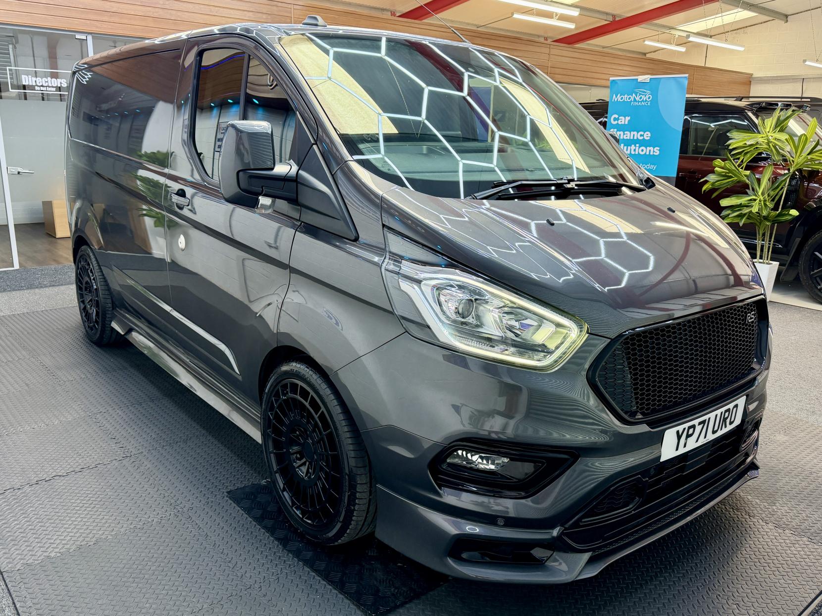 2021 Ford Transit Custom 2.0 280 EcoBlue Limited Panel Van 5dr Diesel Manual L1 H1 Euro 6 (s/s) (130 ps) - Thumbnail 10