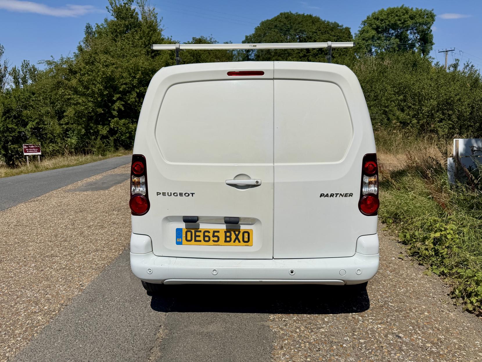 2016 Peugeot Partner 1.6 HDi 625 Professional Panel Van 4dr Diesel Manual L1 (131 g/km, 75 bhp) - Thumbnail 8